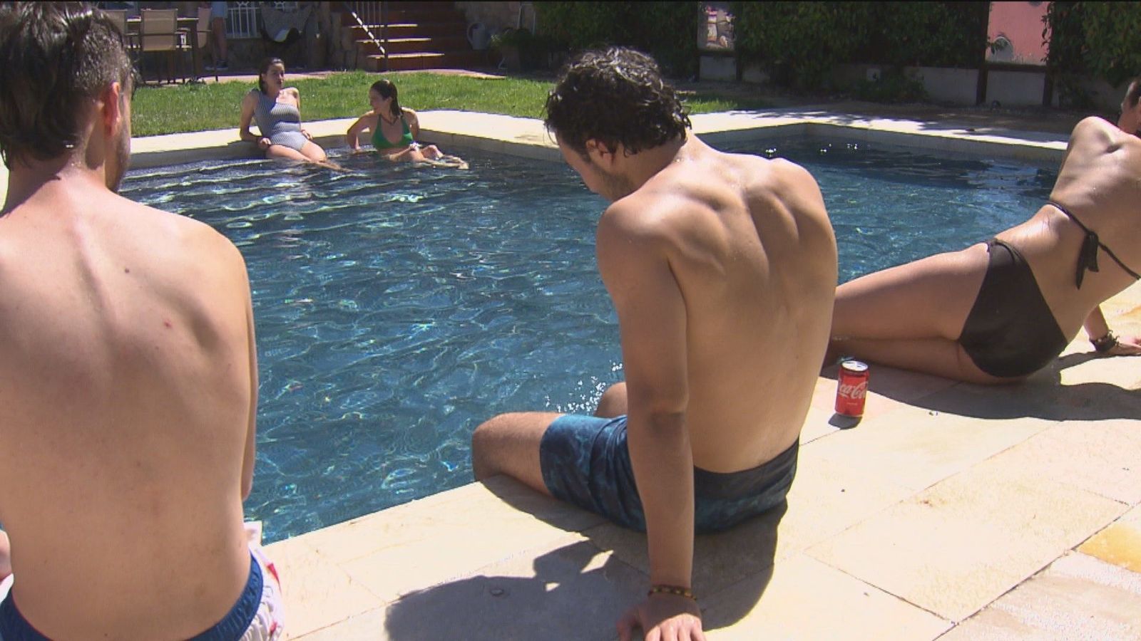 Alquilar una piscina particular en Madrid ya es posible por 18 euros por persona