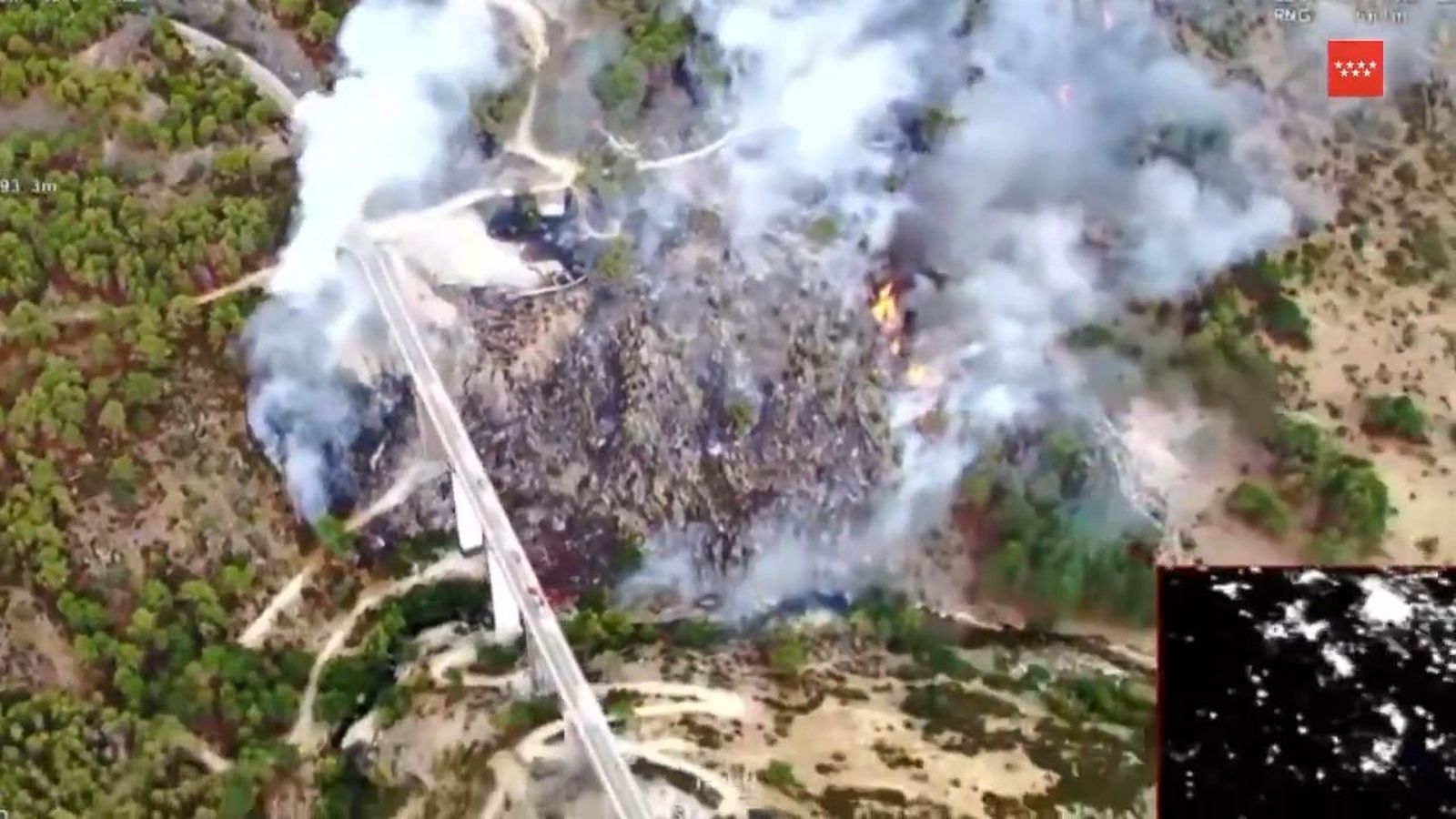 Nuevo incendio en la Sierra Oeste de Madrid: el fuego avanza sin control en Santa María de la Alameda y obliga a cortar la M-505