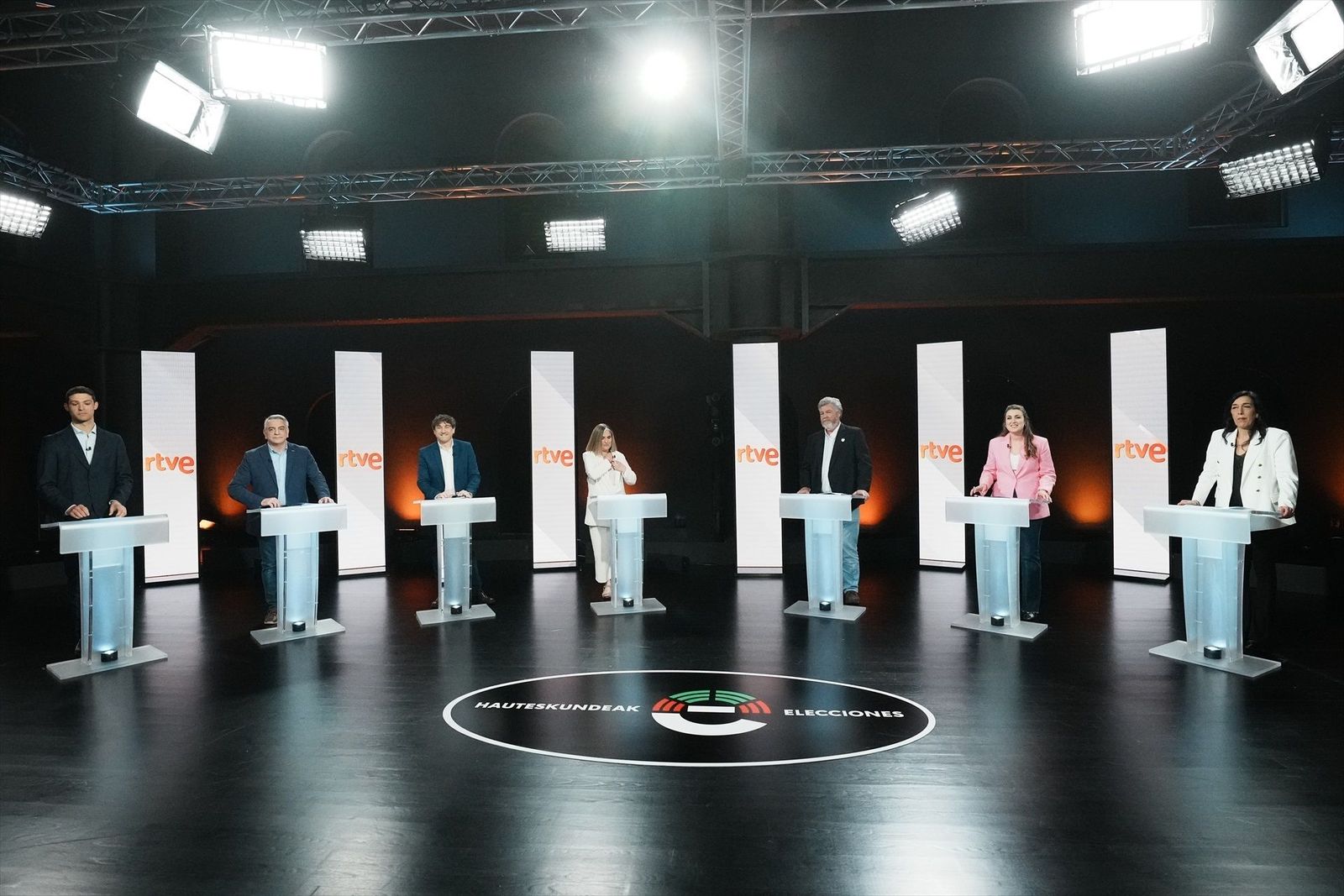 PNV reivindica "más y mejor autogobierno" y Bildu "más soberanía" mientras PSE rechaza su objetivo de "independencia"