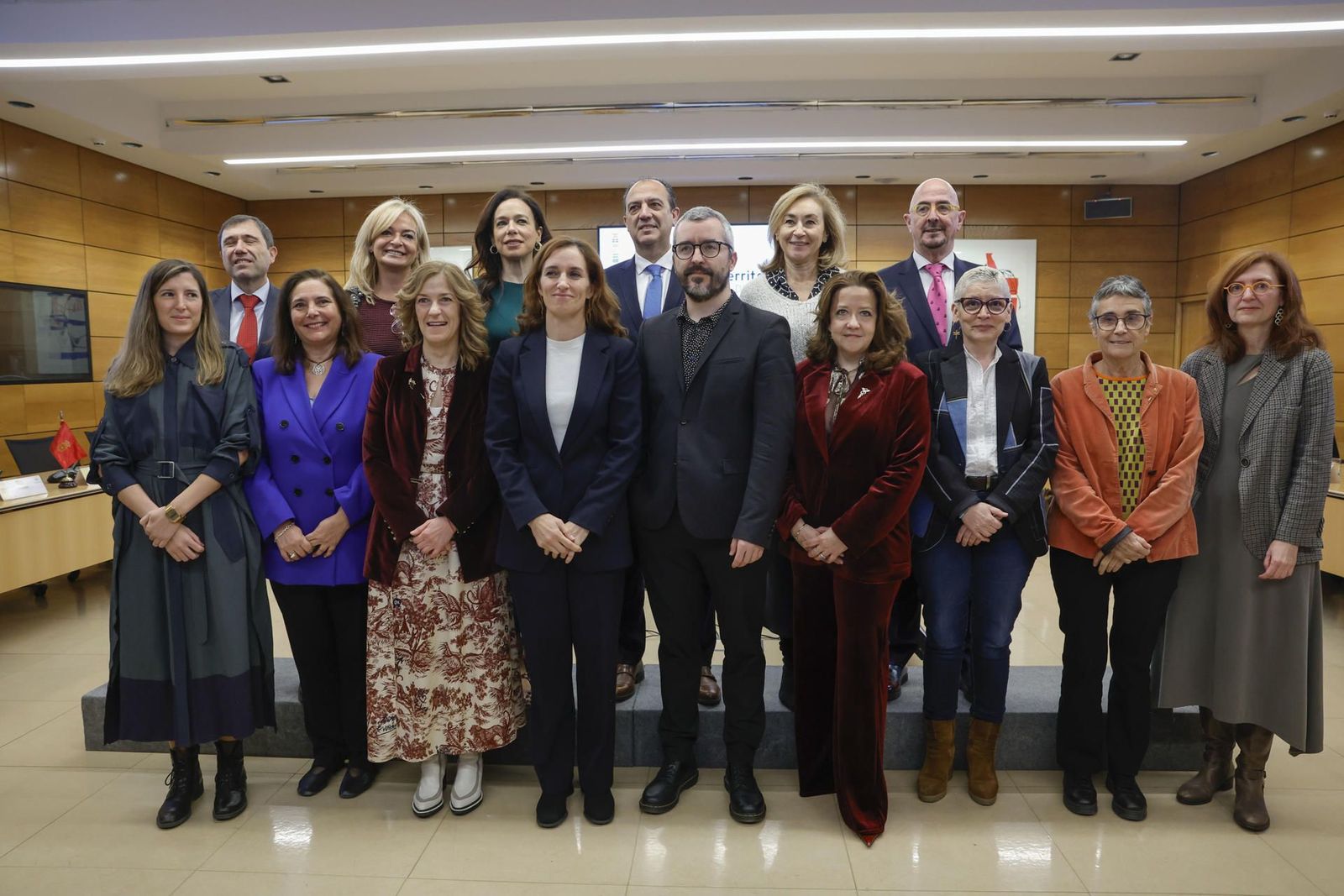 Mónica García pide "tranquilidad" con Muface y Ayuso dice que el Gobierno juega con la sanidad de todos los españoles