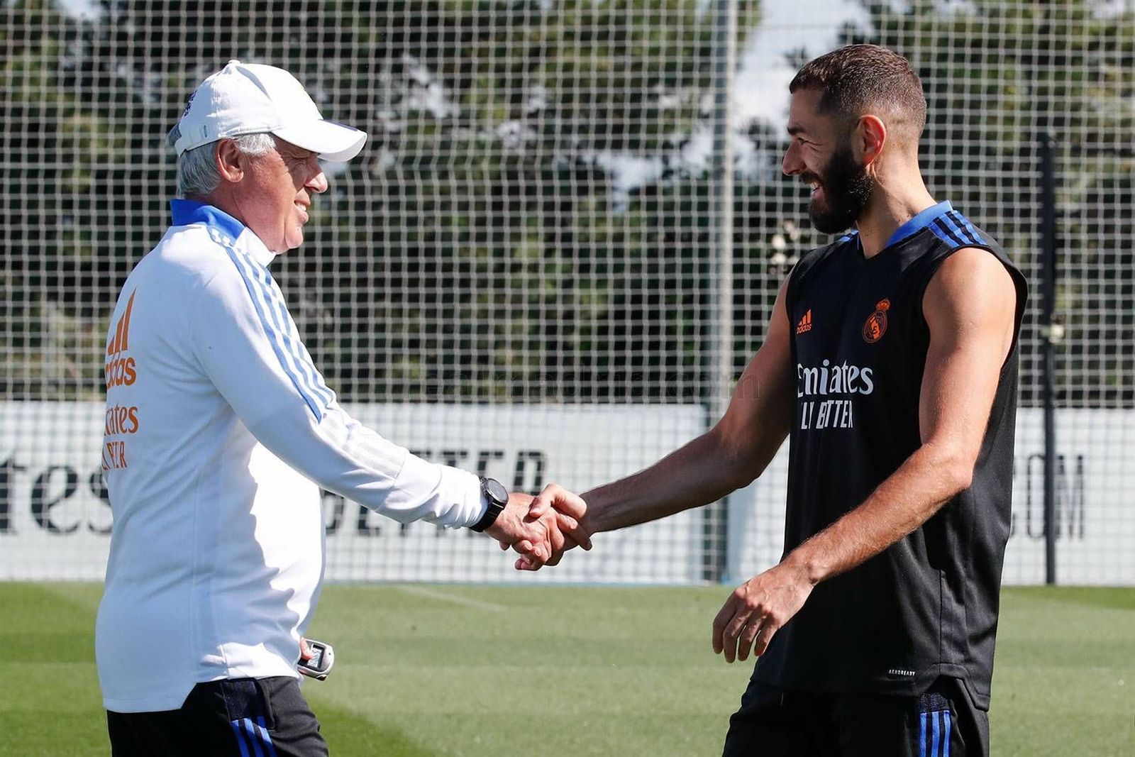 Benzema vuelve a los entrenamientos tras superar el covid-19