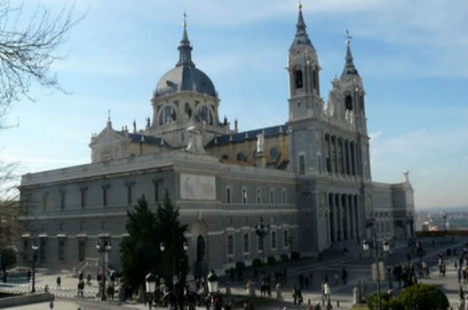 La Almudena