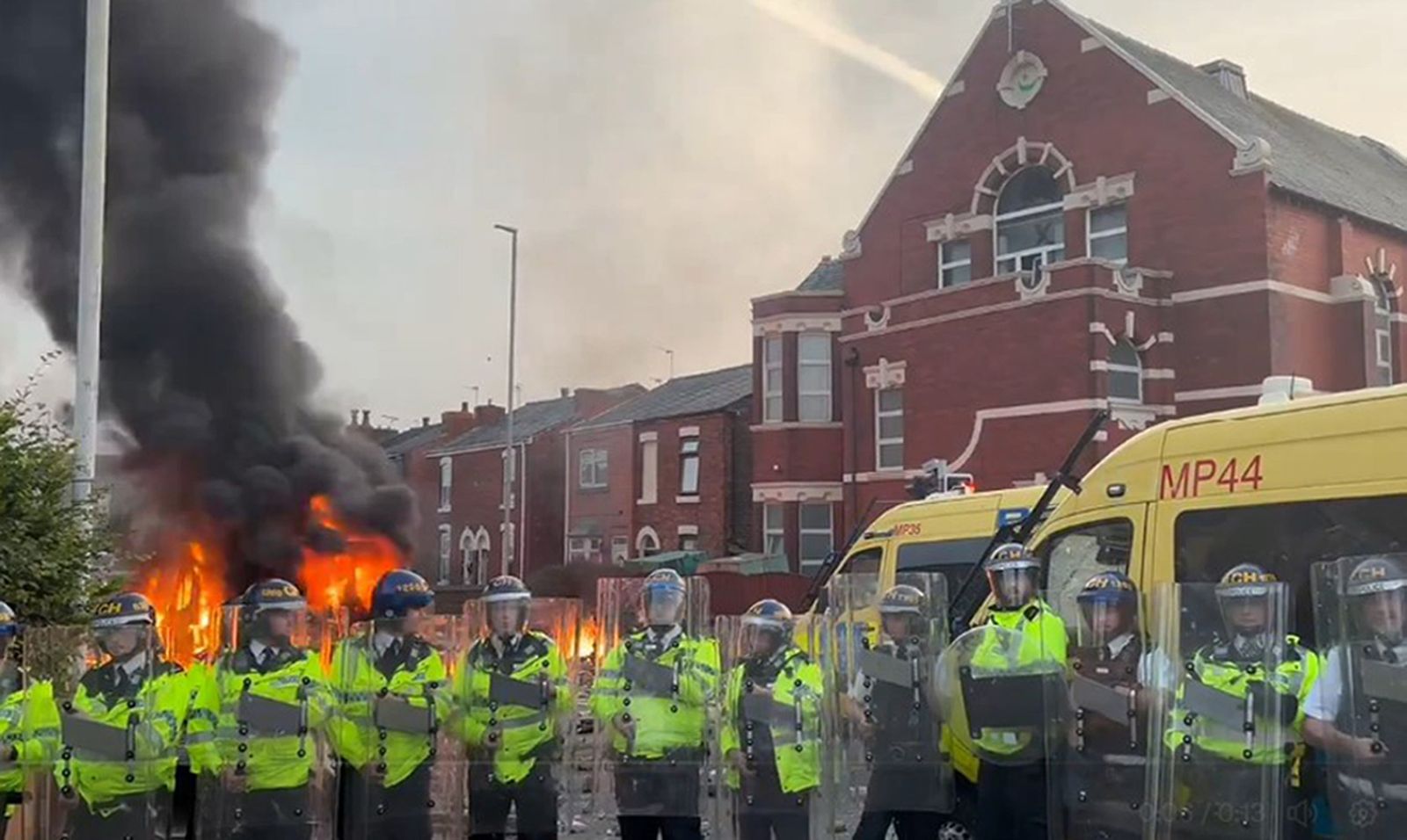 Protestas en Southport tras la muerte de las tres niñas apuñaladas