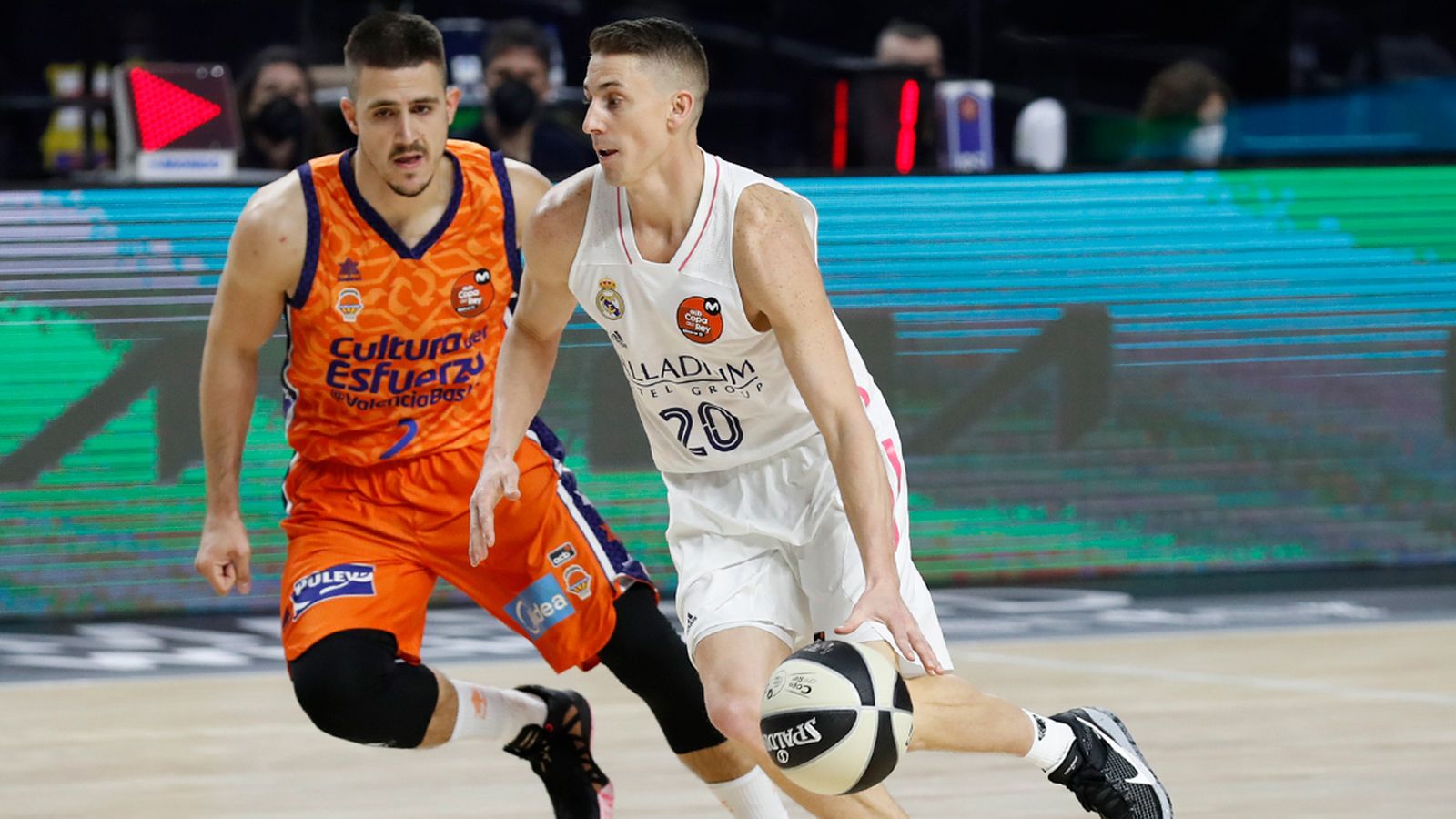 Jaycee Carroll ante el Valencia Basket