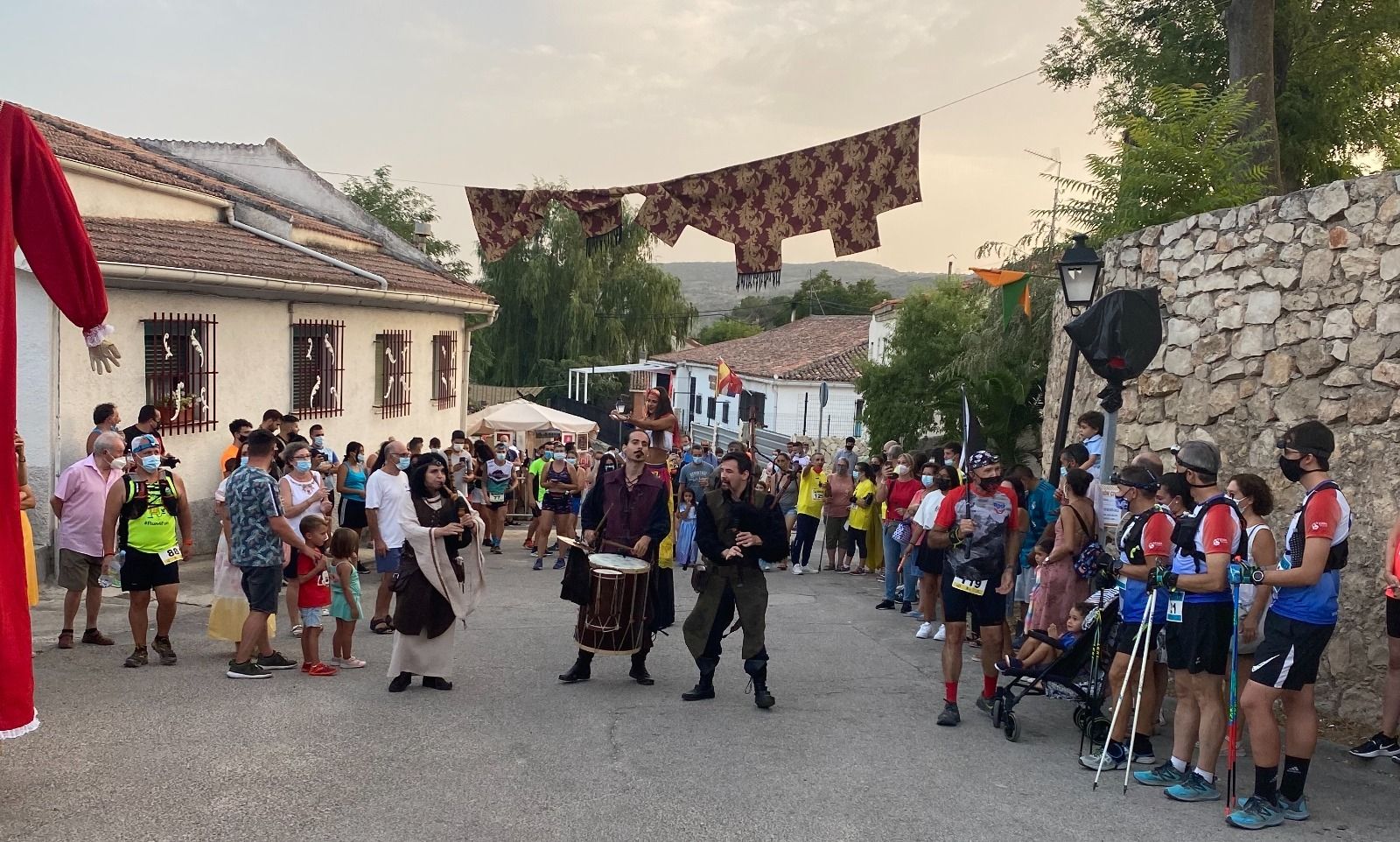 Duelos medievales, música, danza, teatro, narraciones, pasacalles o tiro con arco son algunas de las actividades