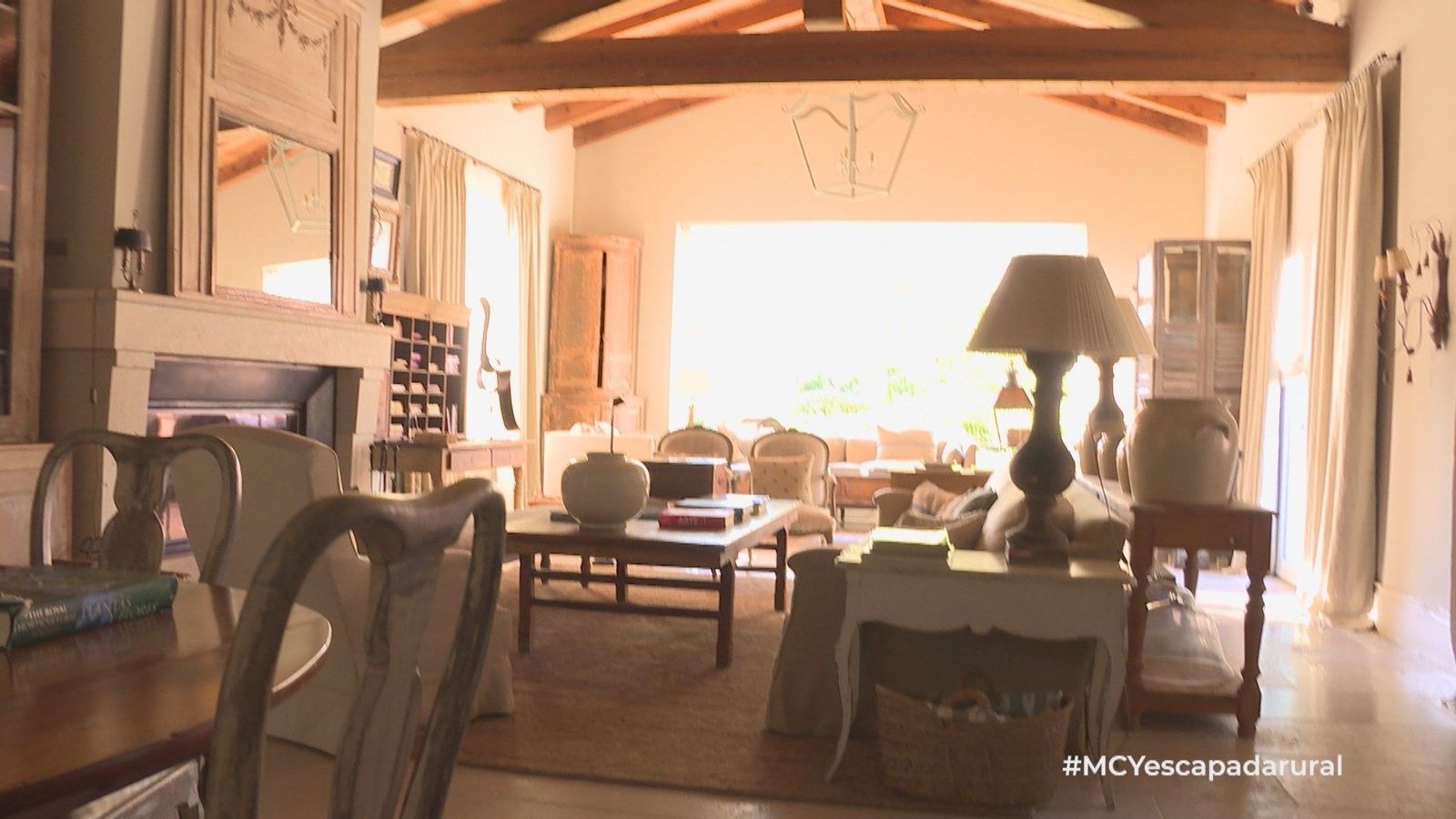 Así es la casa rural donde puedes comprar todos sus muebles