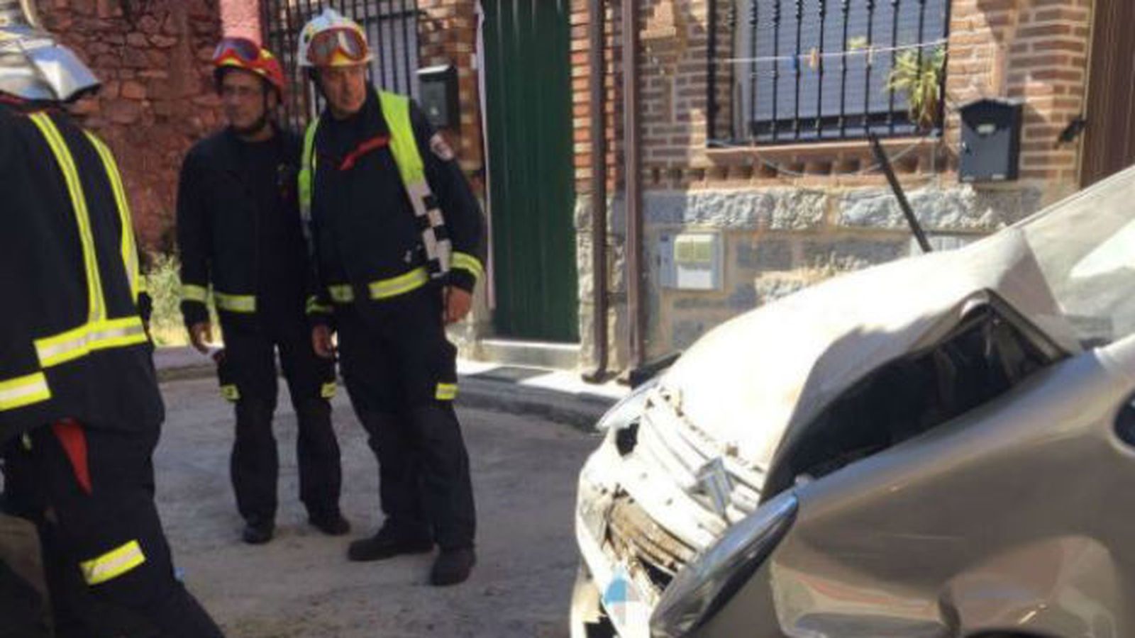 Herido leve tras perder el control y chocar contra una casa abandonada en Cenicientos