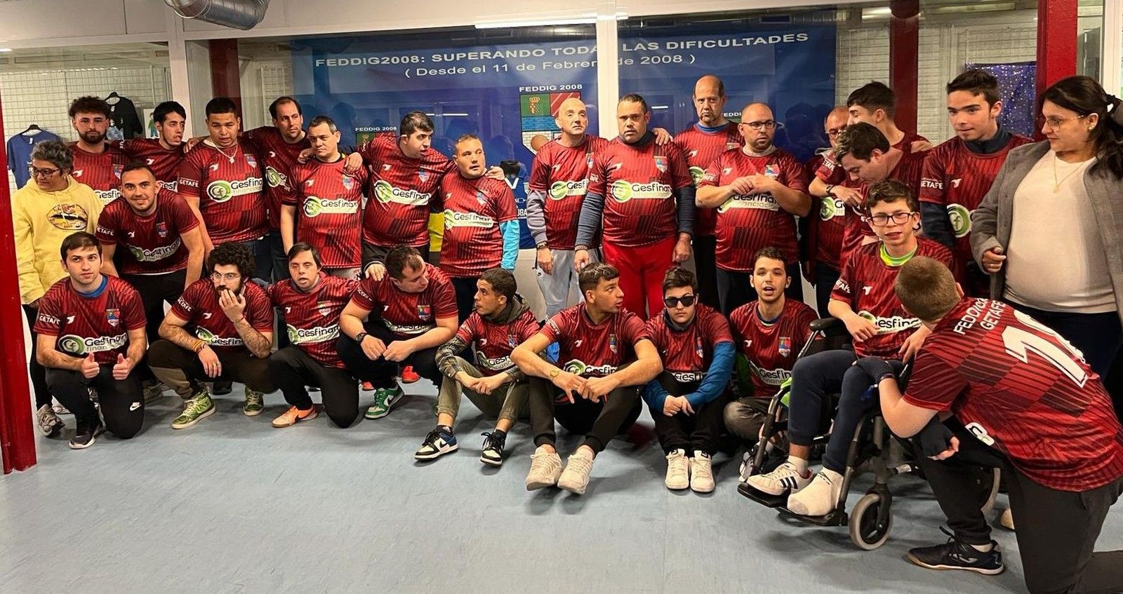 Los equipos de la Asociación Feddig al fin tienen nuevas equipaciones