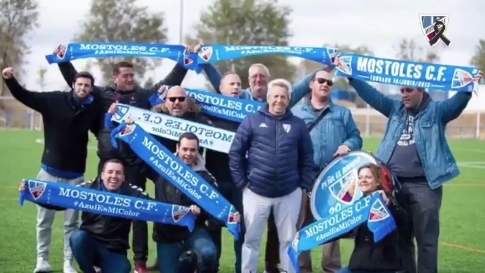 Antonio del Cerro, presidente de Mostoles CF, en el centro