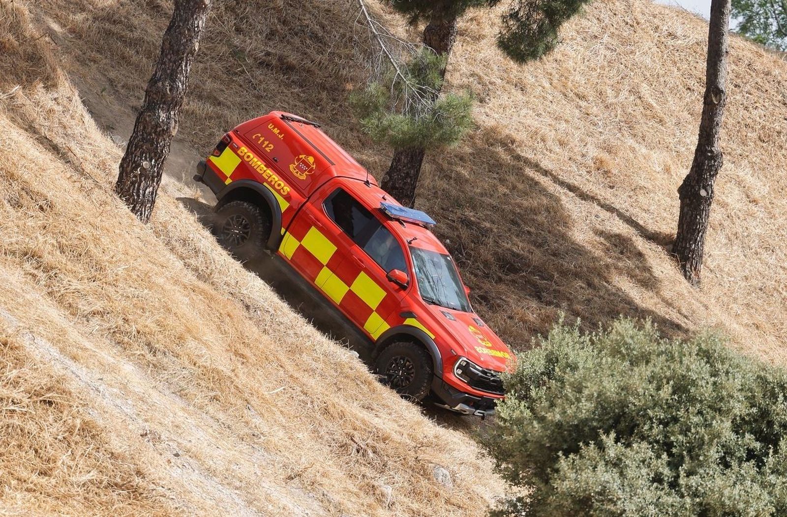 Clase de conducción para los bomberos de la Comunidad a cargo de Carlos Sainz