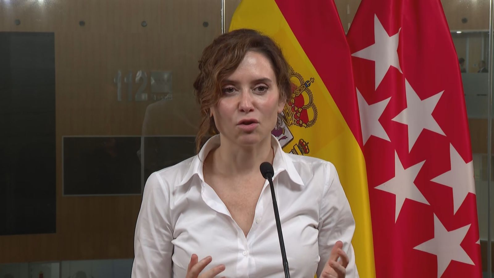 La presidenta de la Comuidad de Madrid, Isabel Díaz Ayuso, comparece en la sede del 112