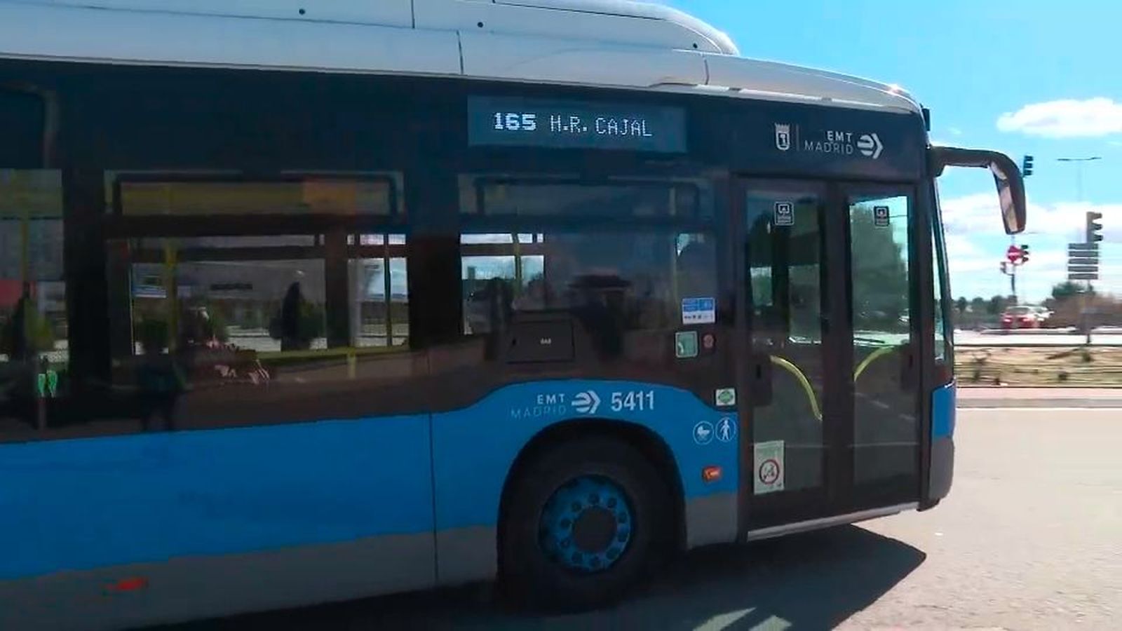 Los vecinos de Ciudad Lineal reclaman un autobús que les lleve al Hospital Ramón y Cajal