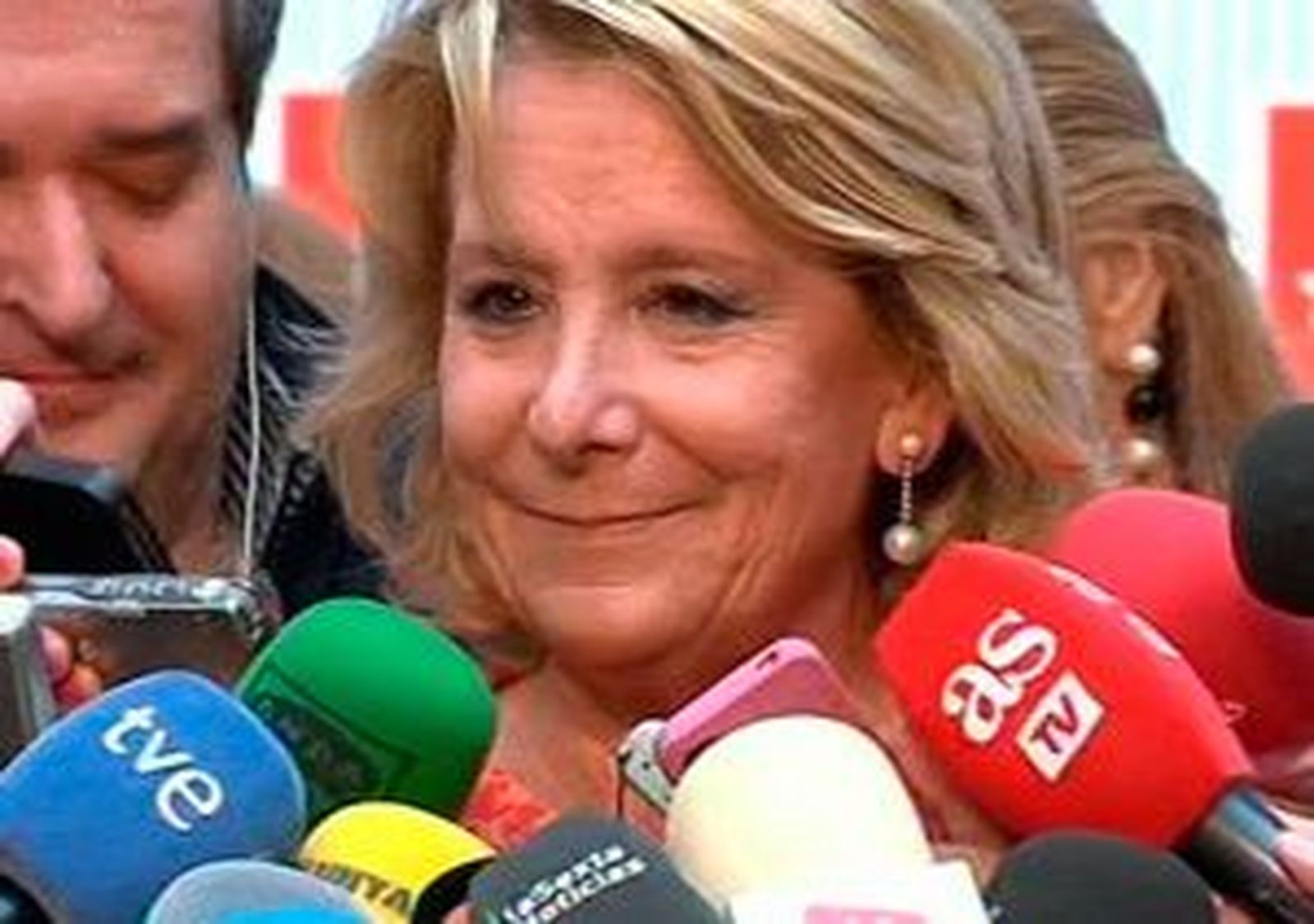Aguirre brinda su Medalla a quienes la hicieron 3 veces presidenta de Madrid
