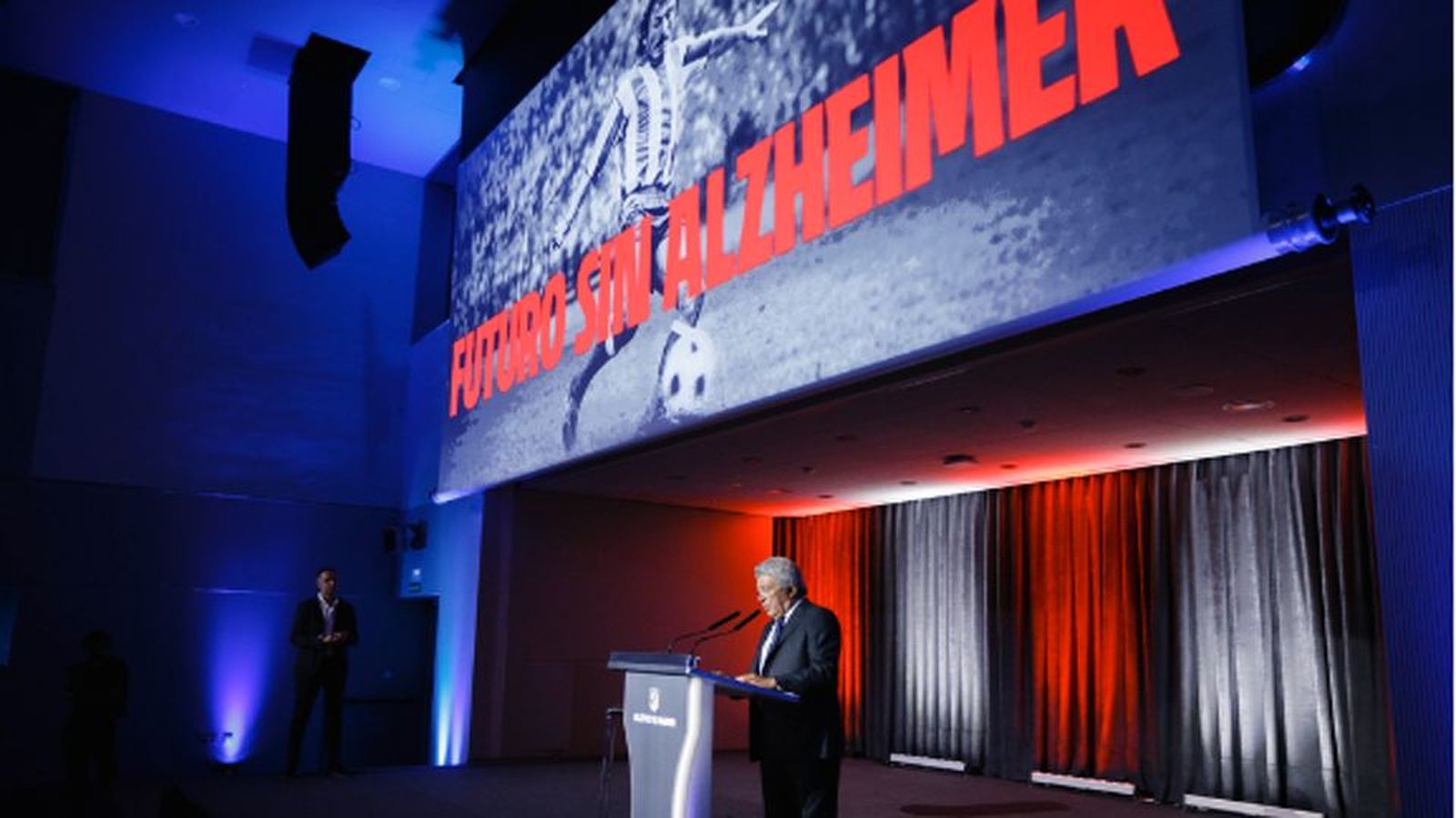 El Atlético de Madrid rinde un homenaje a los enfermos de alzhéimer
