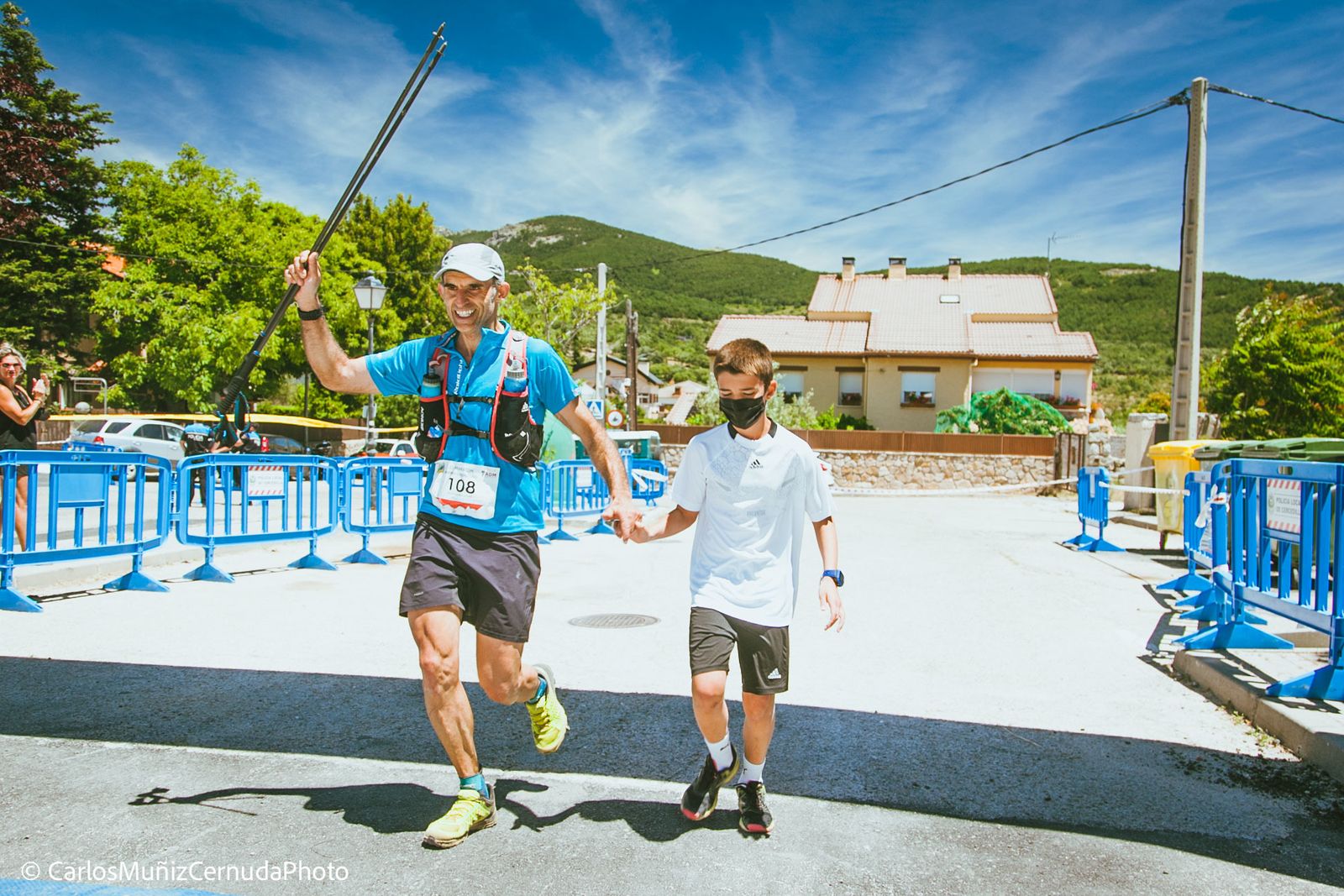 Llegada a meta de un 'superviviente' de Maratón Alpino Madrileño