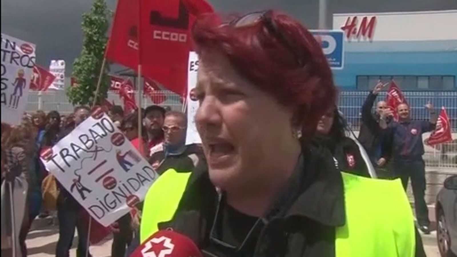 Huelga de los trabajadores del almacén de distribución de H&M en Torrejón de Ardoz