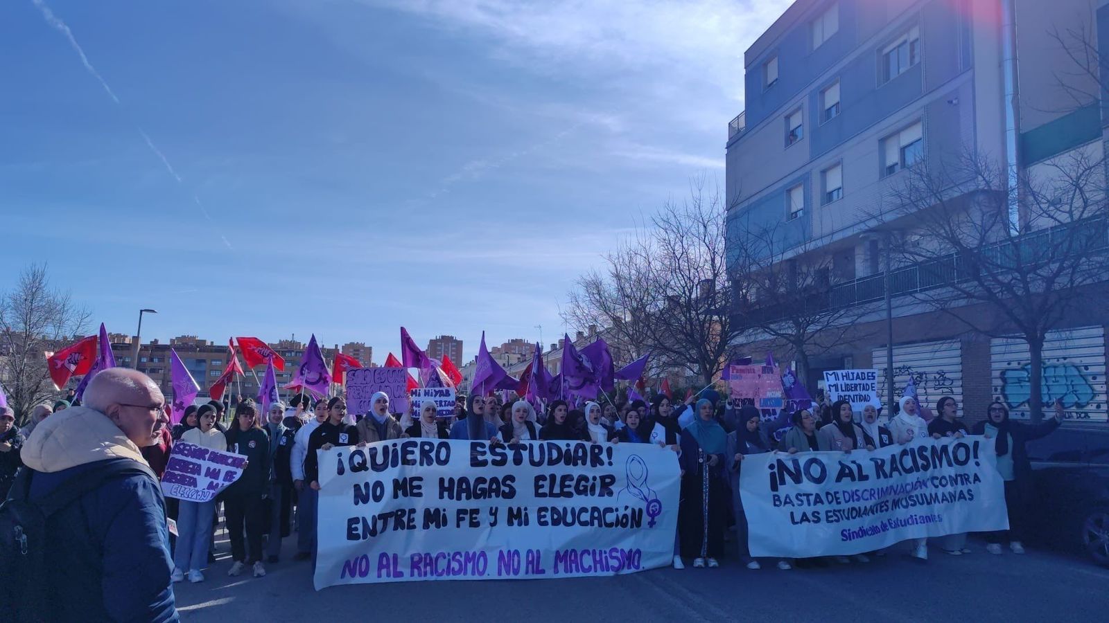 Polémica por el uso del hiyab en colegios e institutos en Madrid