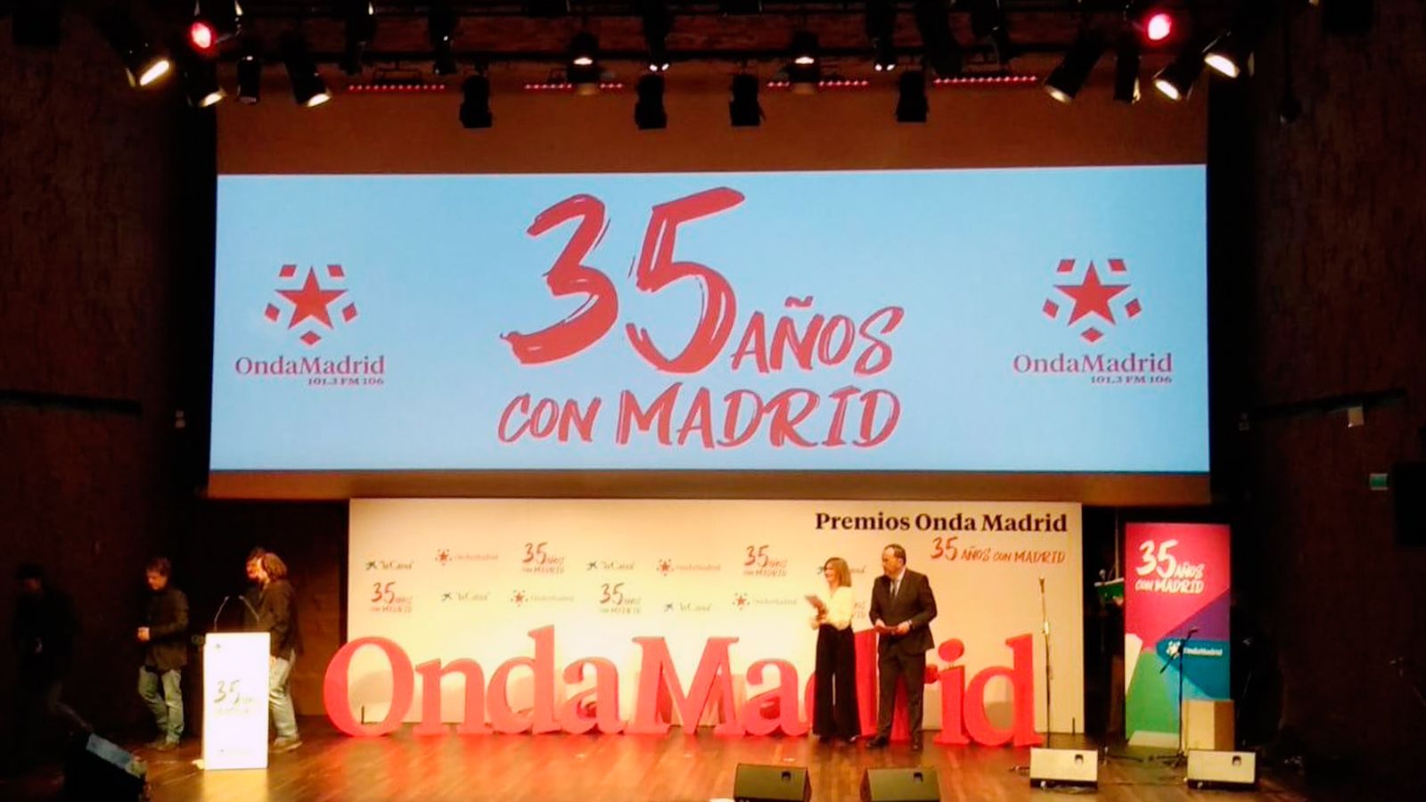 "Especial gala de premios - 35 aniversario de Onda Madrid  " (19:00-21:00)
