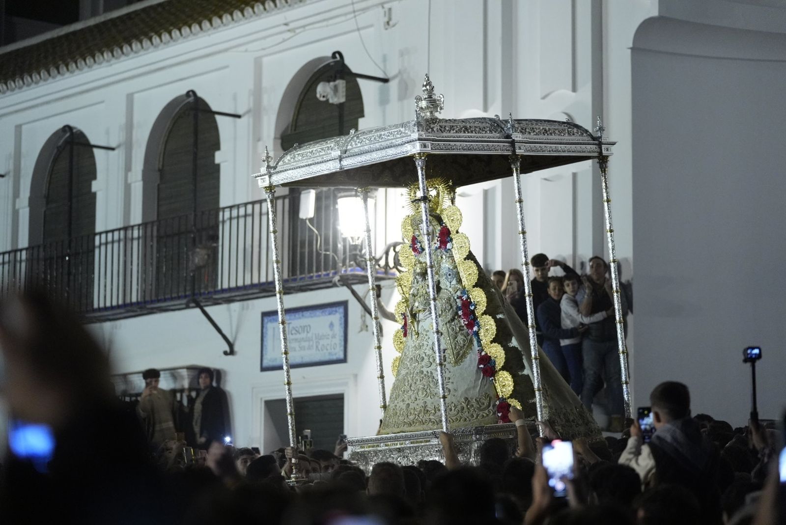 Salida de la Virgen del Rocío en romería