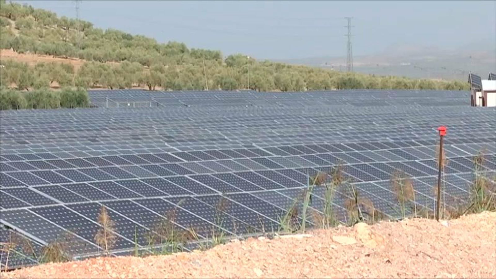 La Comunidad de Madrid impedirá la instalación de plantas fotovoltaicas en el 96% del territorio de la región