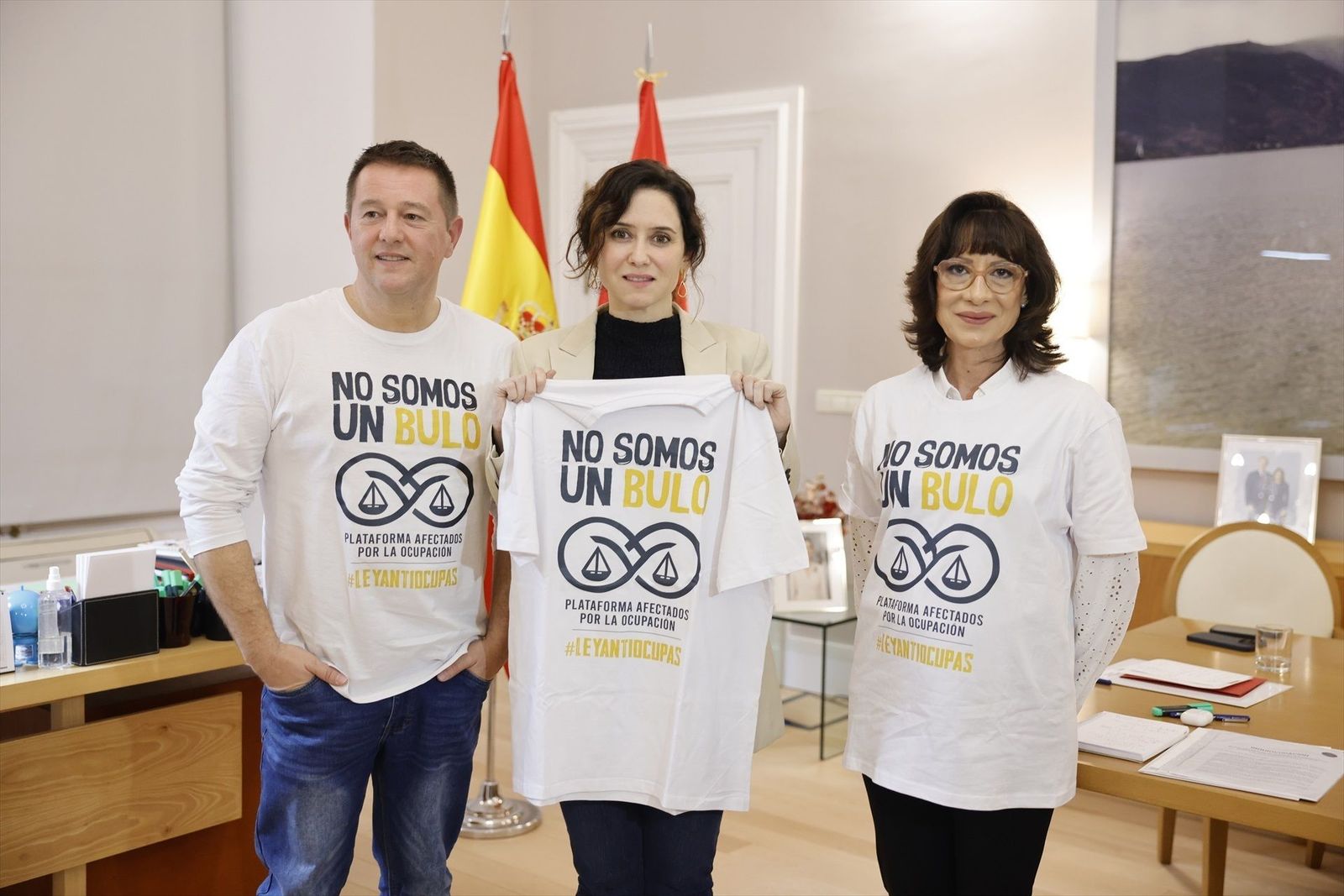 Ayuso pide amparo ante el Defensor del Pueblo por los casos de ocupación ilegal en Madrid