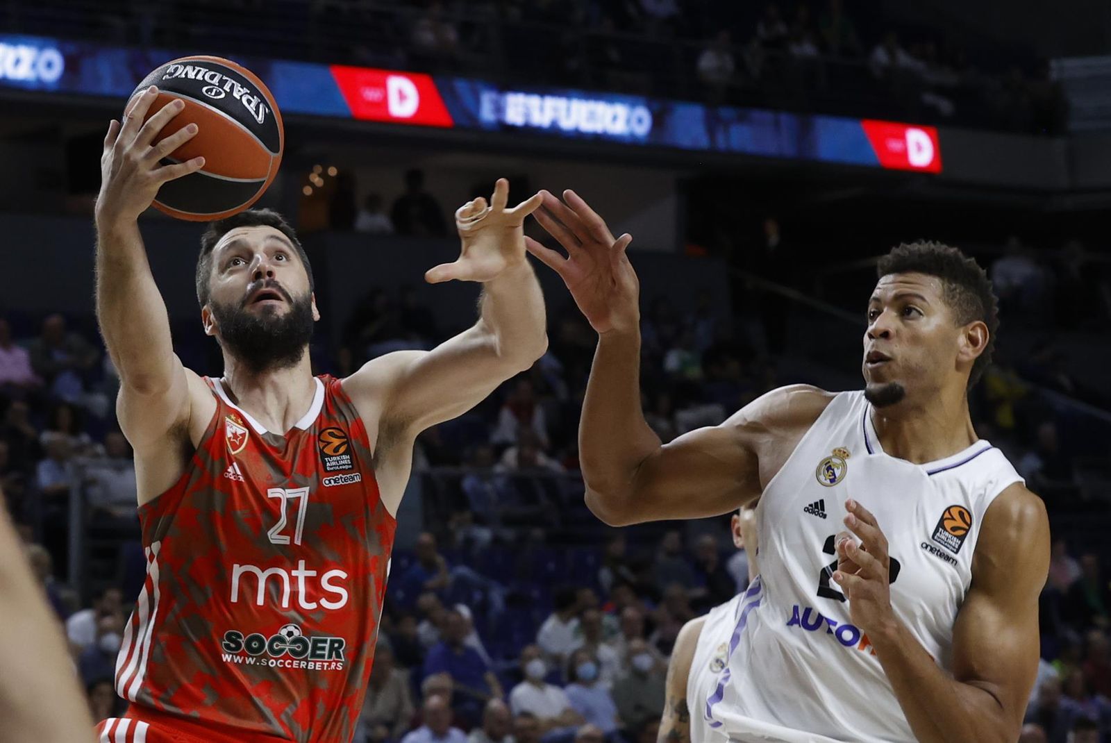 Tavares ante el Estrella Roja