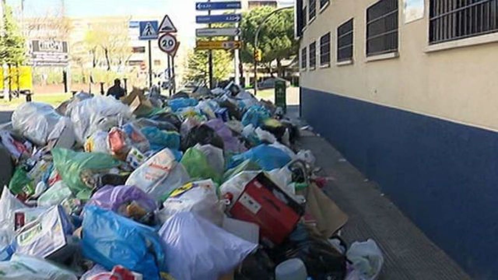 Los trabajadores de basuras de Parla concluyen  la huelga tras quince días de paros