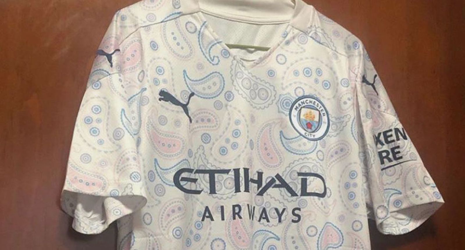 Tercera equipación del City