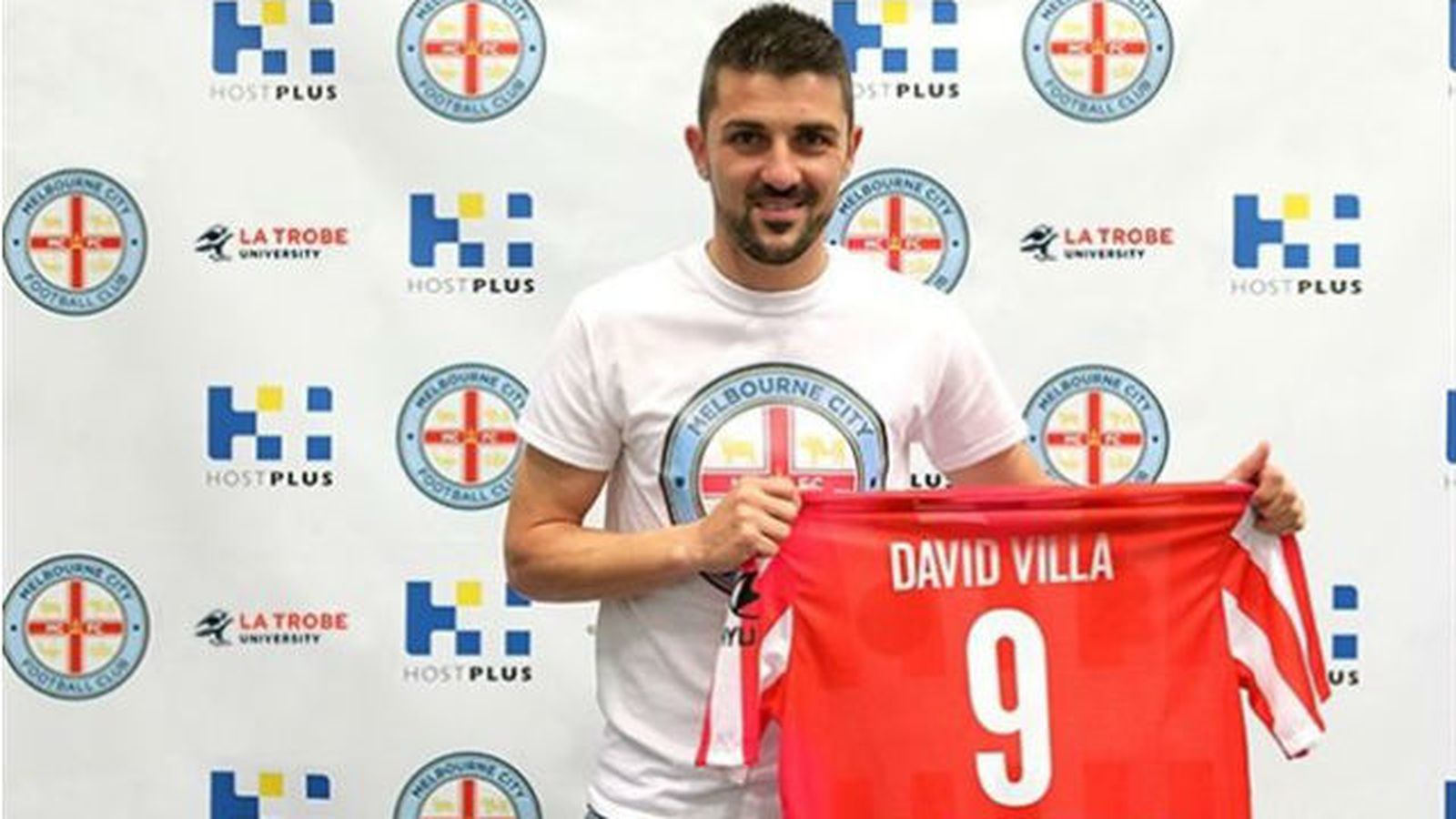 Villa con la camiseta del Melbourne