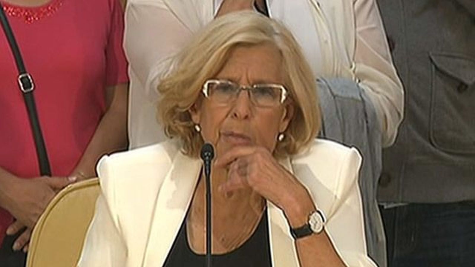 Carmena matiza su promesas electorales tras una semana al frente del Ayuntamiento