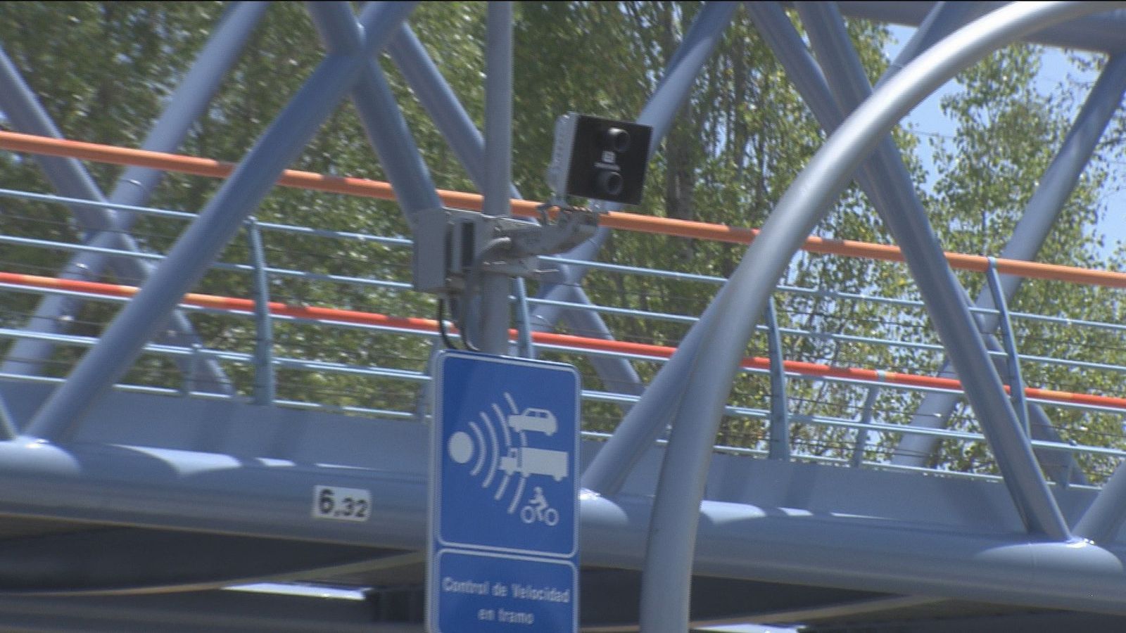 Récord para el radar de tramo de la A-5, que suma 332 multas al día