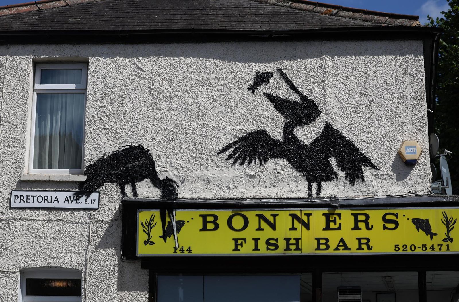 Pelícanos en un 'fish and chips', de Banksy