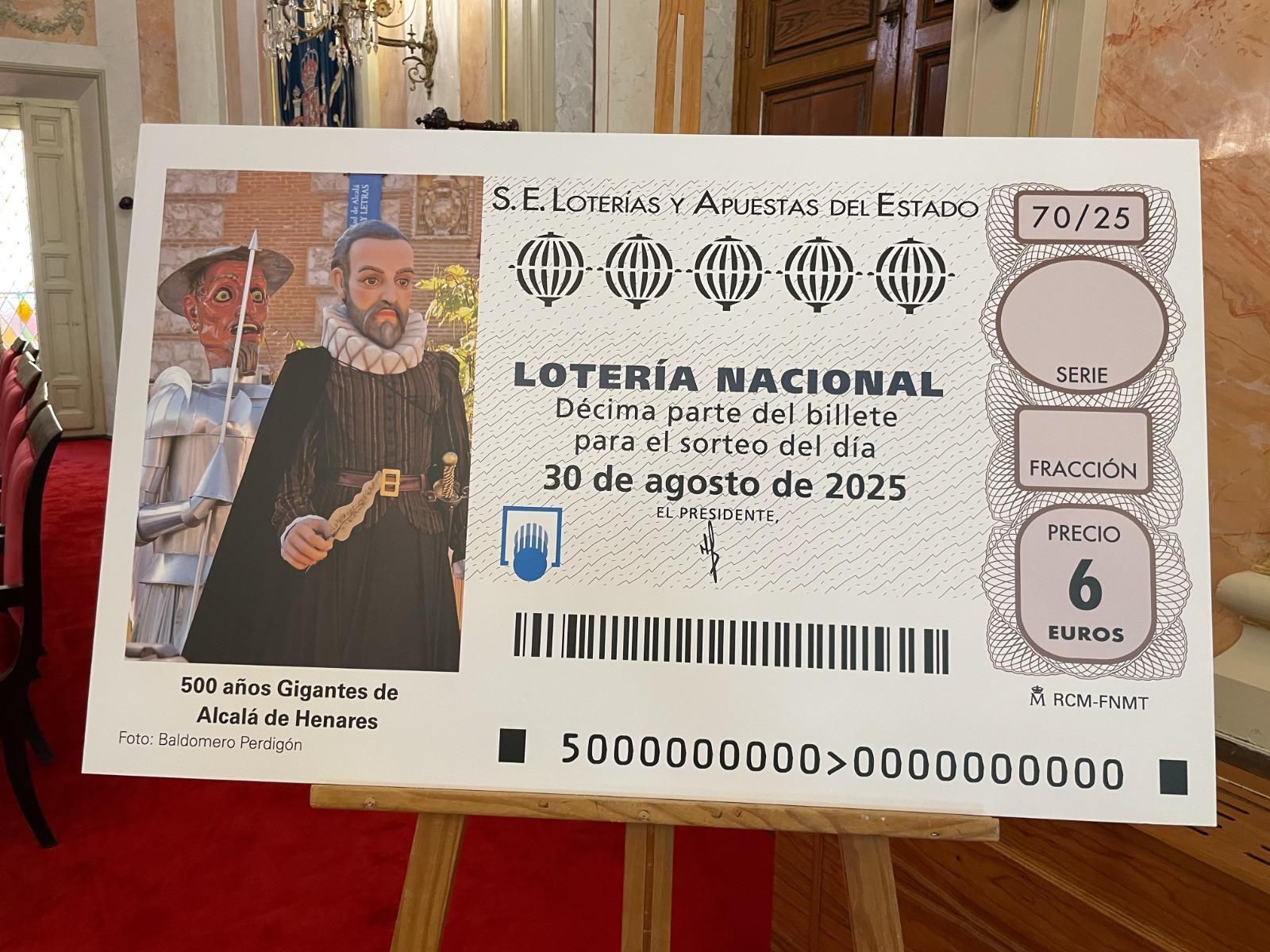 El décimo de Lotería Nacional con los Gigantes y Cabezudos de Alcalá de Henares