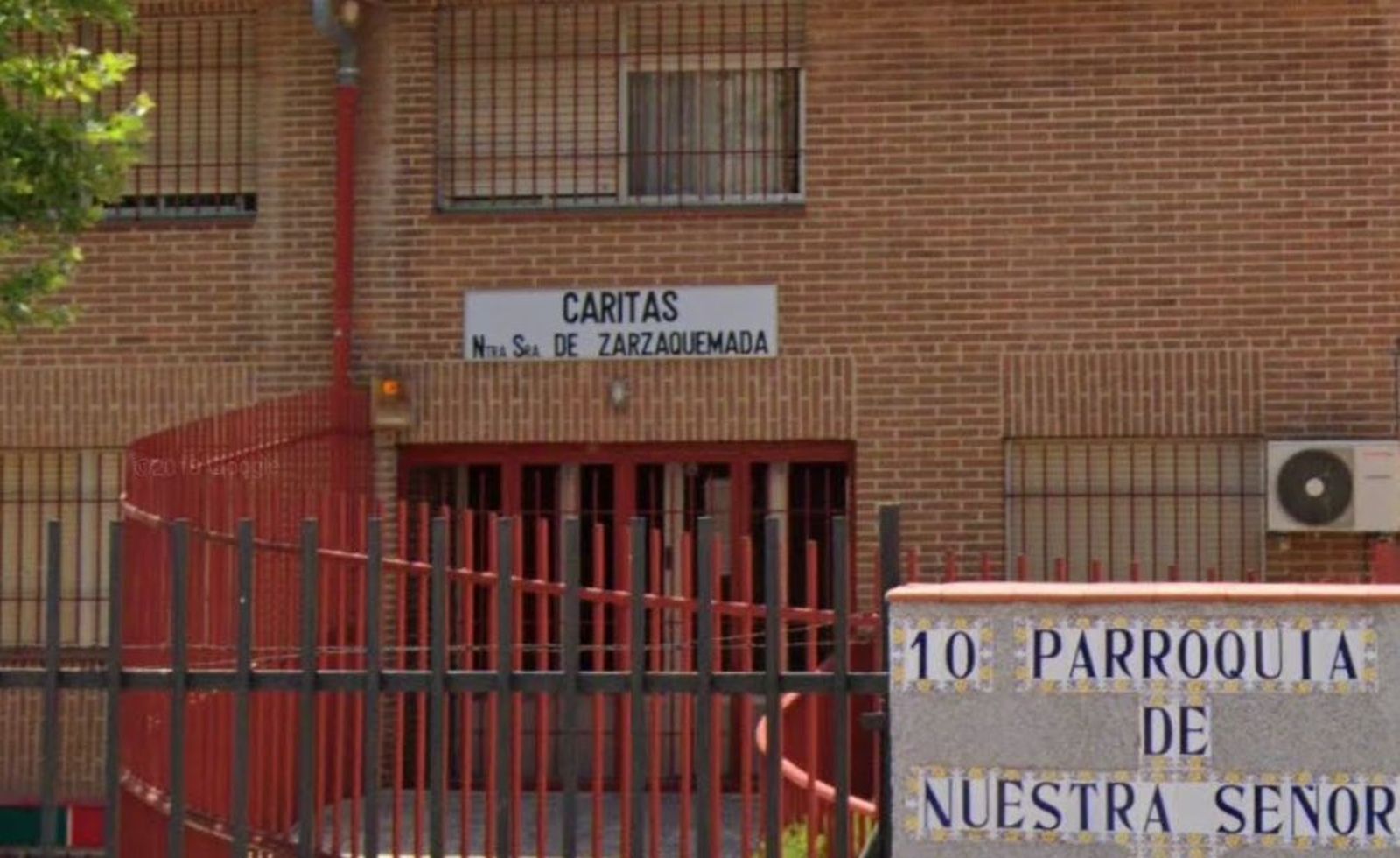 Oficina de Cáritas en la iglesia de Nuestra Señora de Zarzaquemada, Leganés