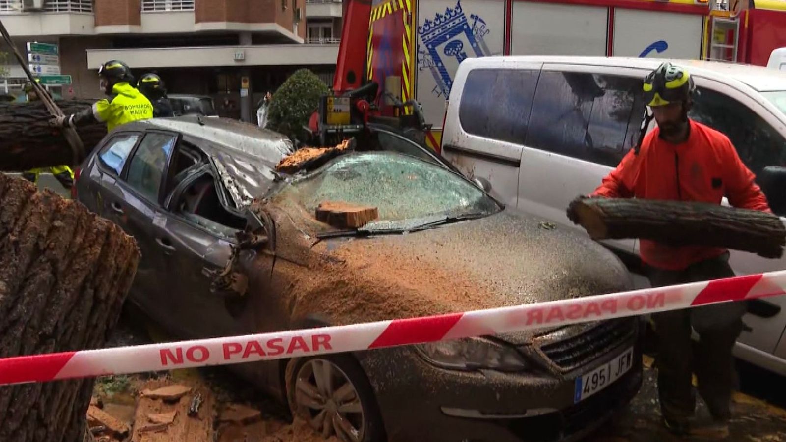 ¿Tu coche ha sufrido daños por la borrasca? Además del seguro, tienes dos opciones, según la OCU