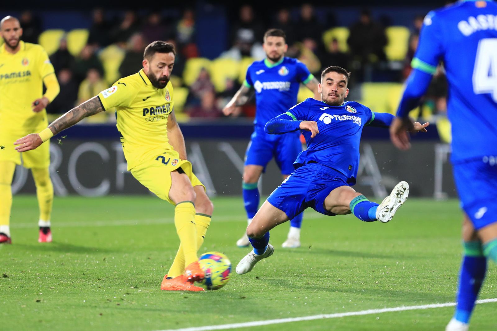 Villarreal y Getafe disputan un partido de LaLiga