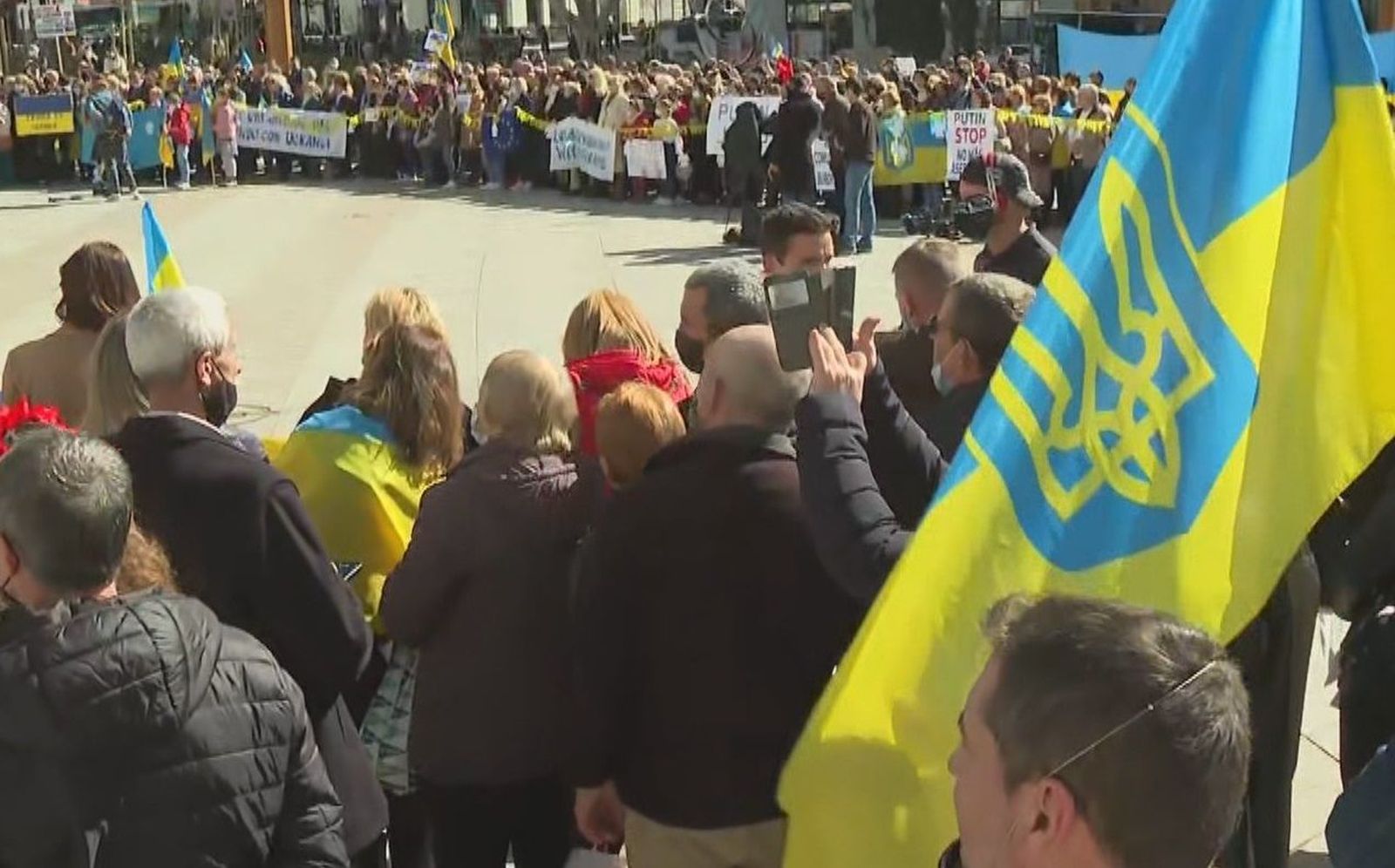 Ucranianos que viven en Madrid se concentran en contra de la amenaza rusa