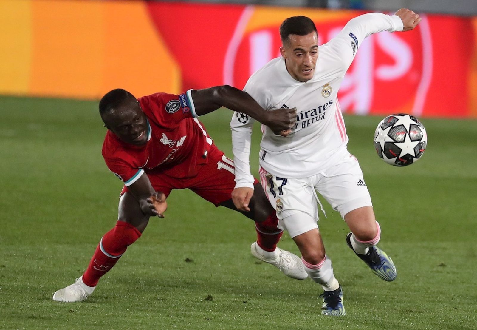 Lucas Vázquez ante el Liverpool