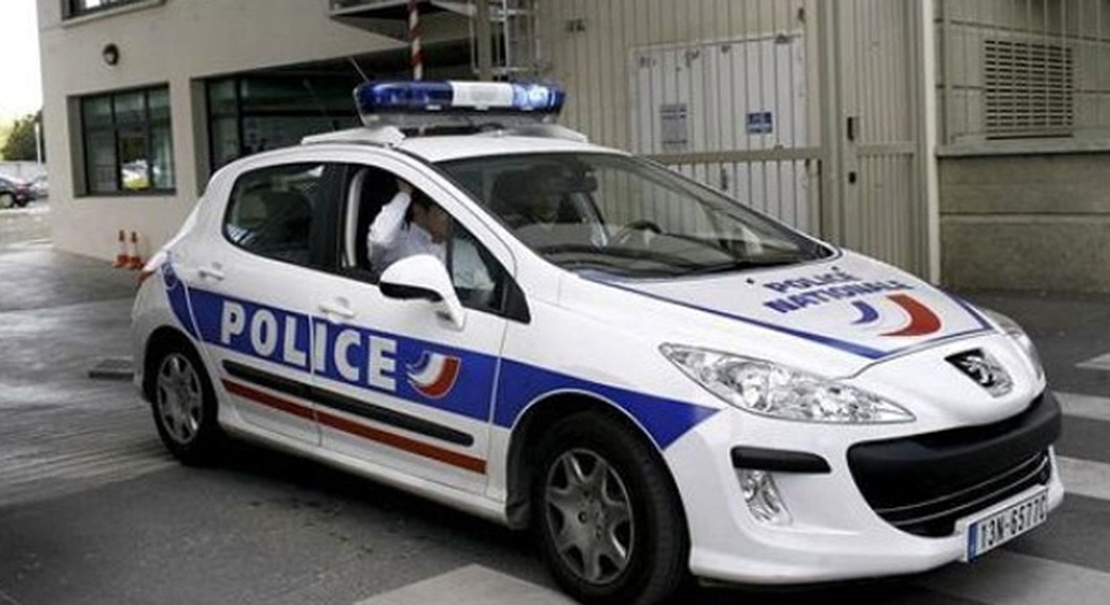 Un hombre mata con un cuchillo a 2 personas en Marsella antes de ser abatido