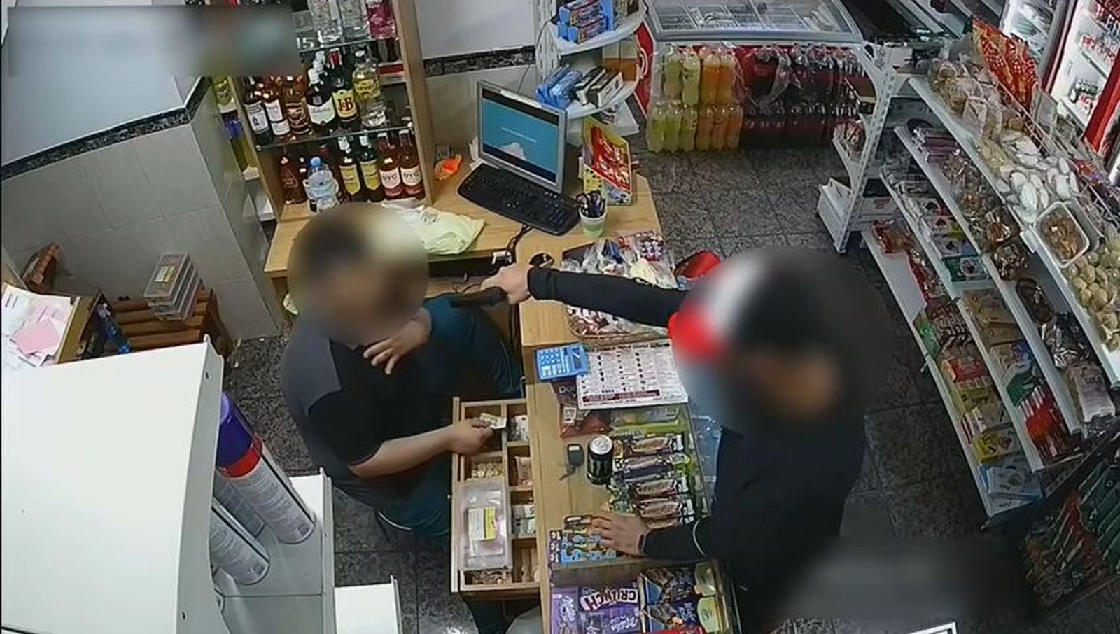 Detenido un menor por un atraco a punta de pistola en un comercio