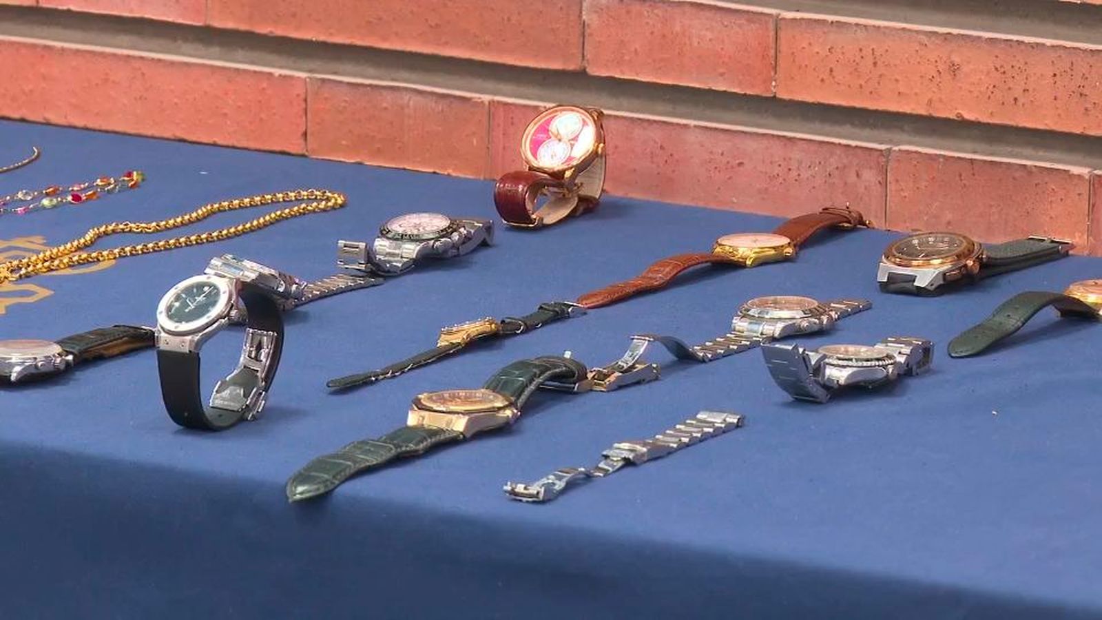 Joyas y relojes robados buscan a sus dueños: esto es lo que debes hacer si las reconoces