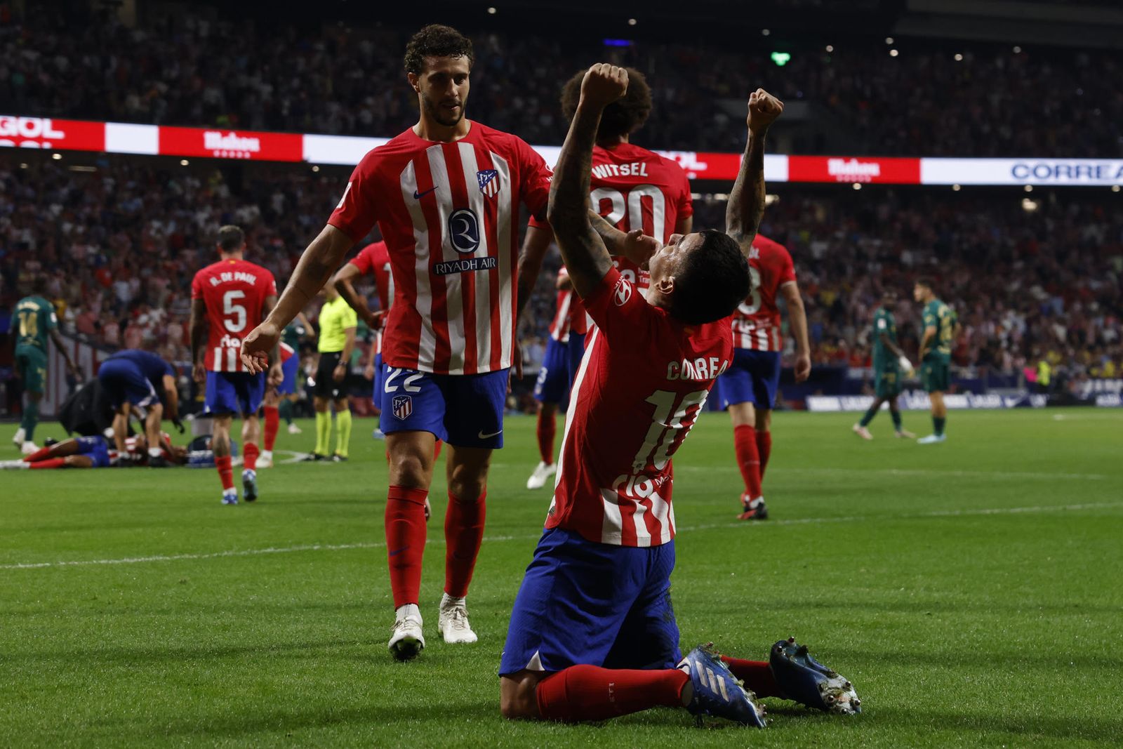 Hermoso y Correa