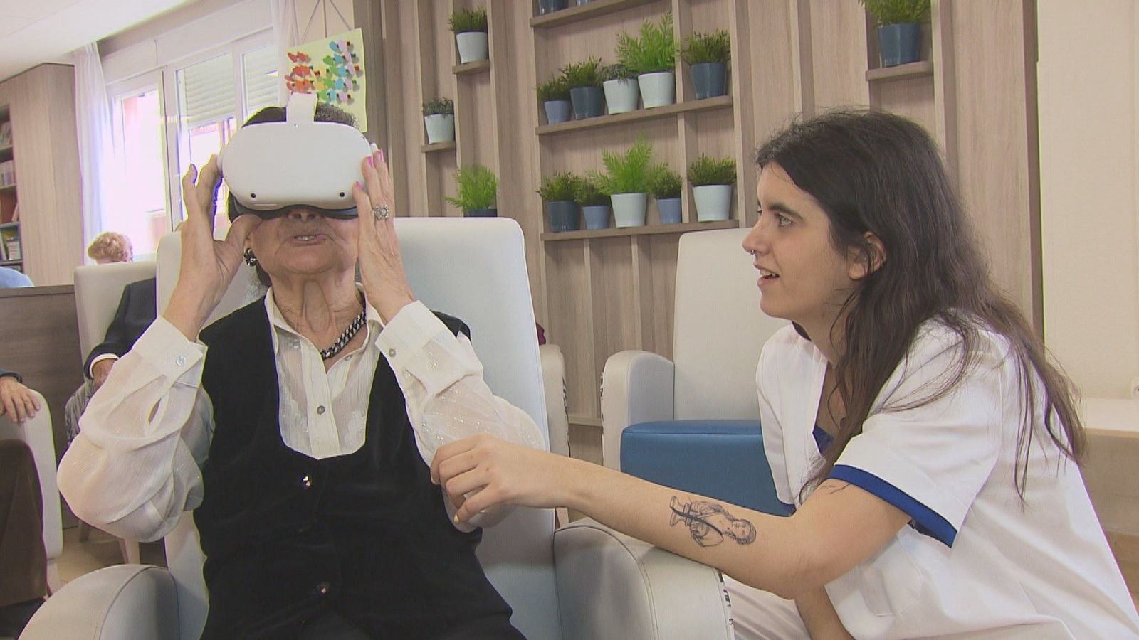 Una residencia de El Escorial 'teletransporta' a los mayores gracias a la realidad virtual