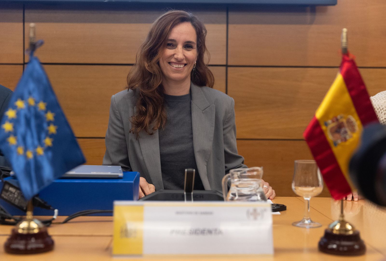 Mónica García se disculpa por comparar el sueldo de los médicos con el de los ministros