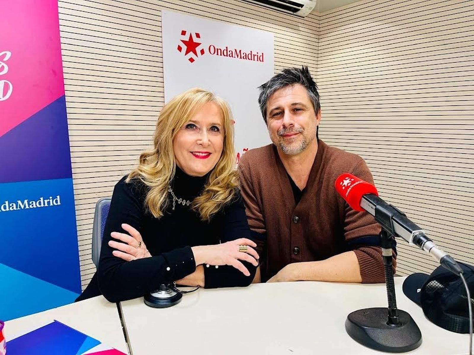 Hugo Silva, con Nieves Herrero