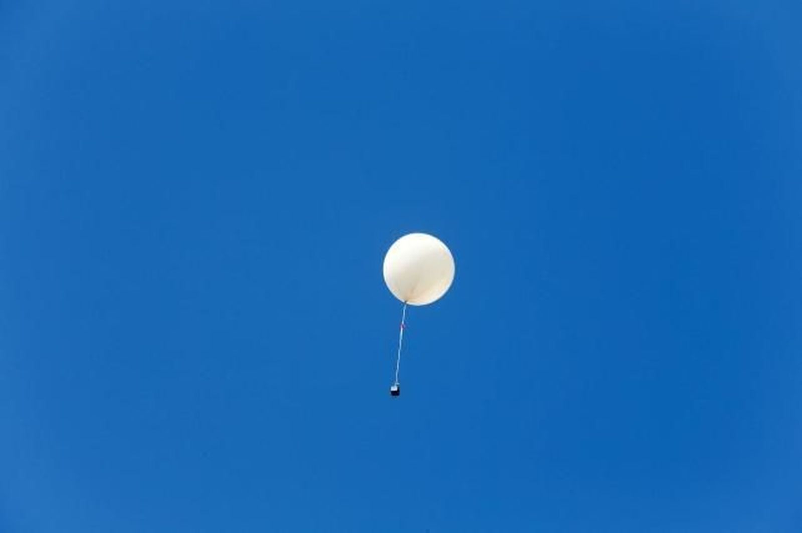 Funerales en 'streaming' y  cenizas a la estratosfera