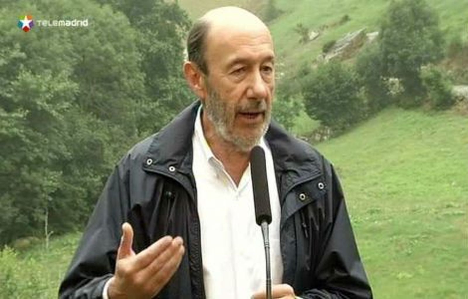 Rubalcaba advierte a Rajoy de que sus mentiras no pueden quedar impunes