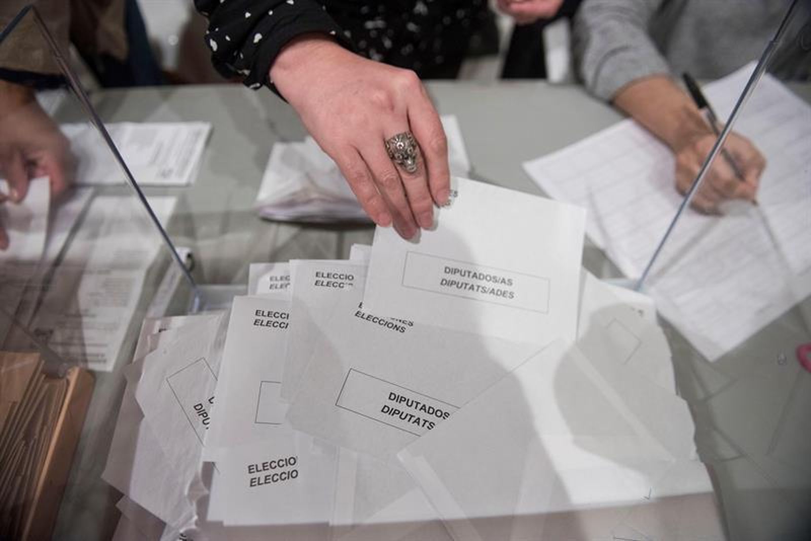 a Podemos en segunda posición por tan solo un voto