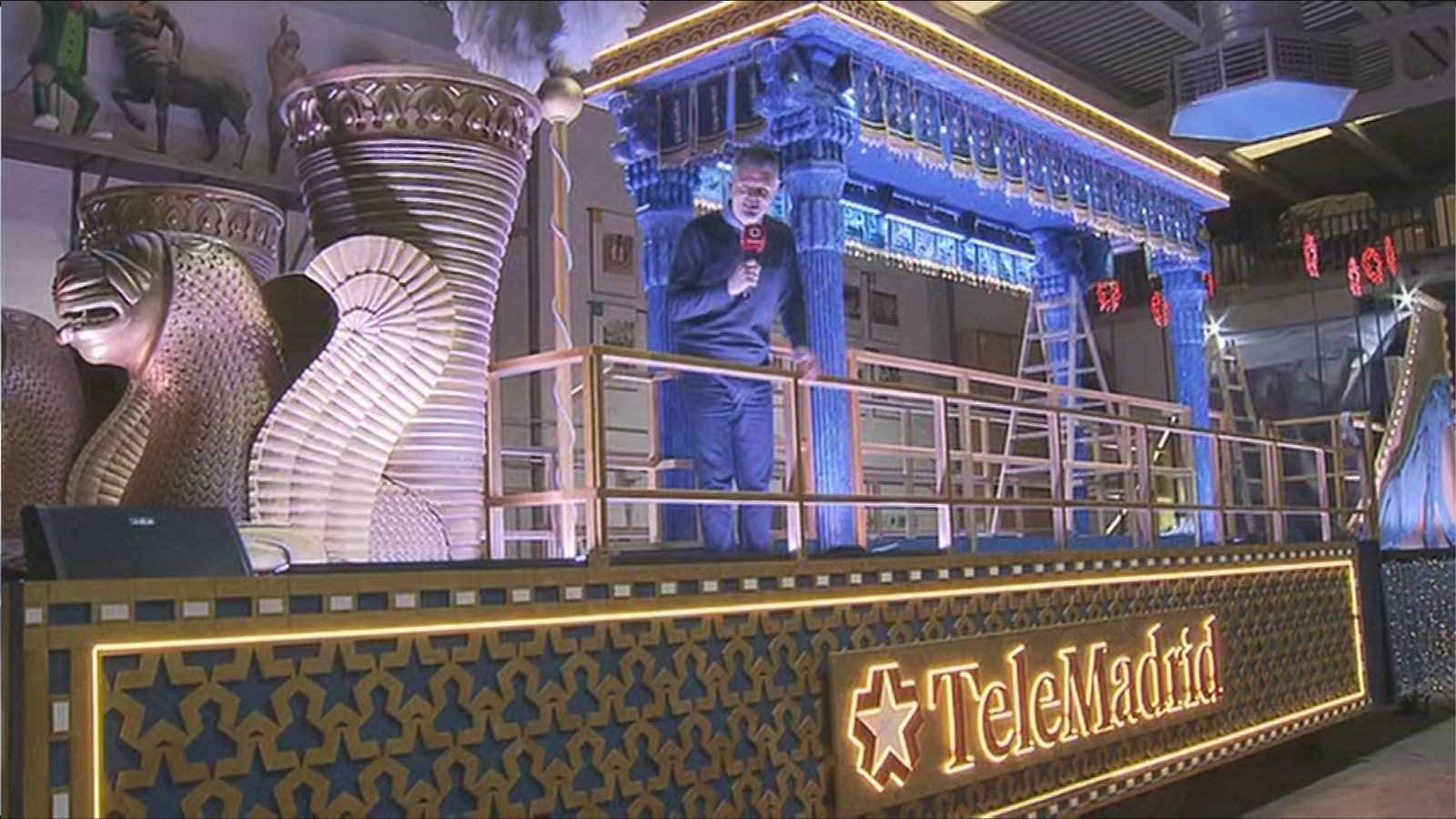 La carroza de Telemadrid repartirá 800 kilos de caramelos en la Cabalgata de Reyes