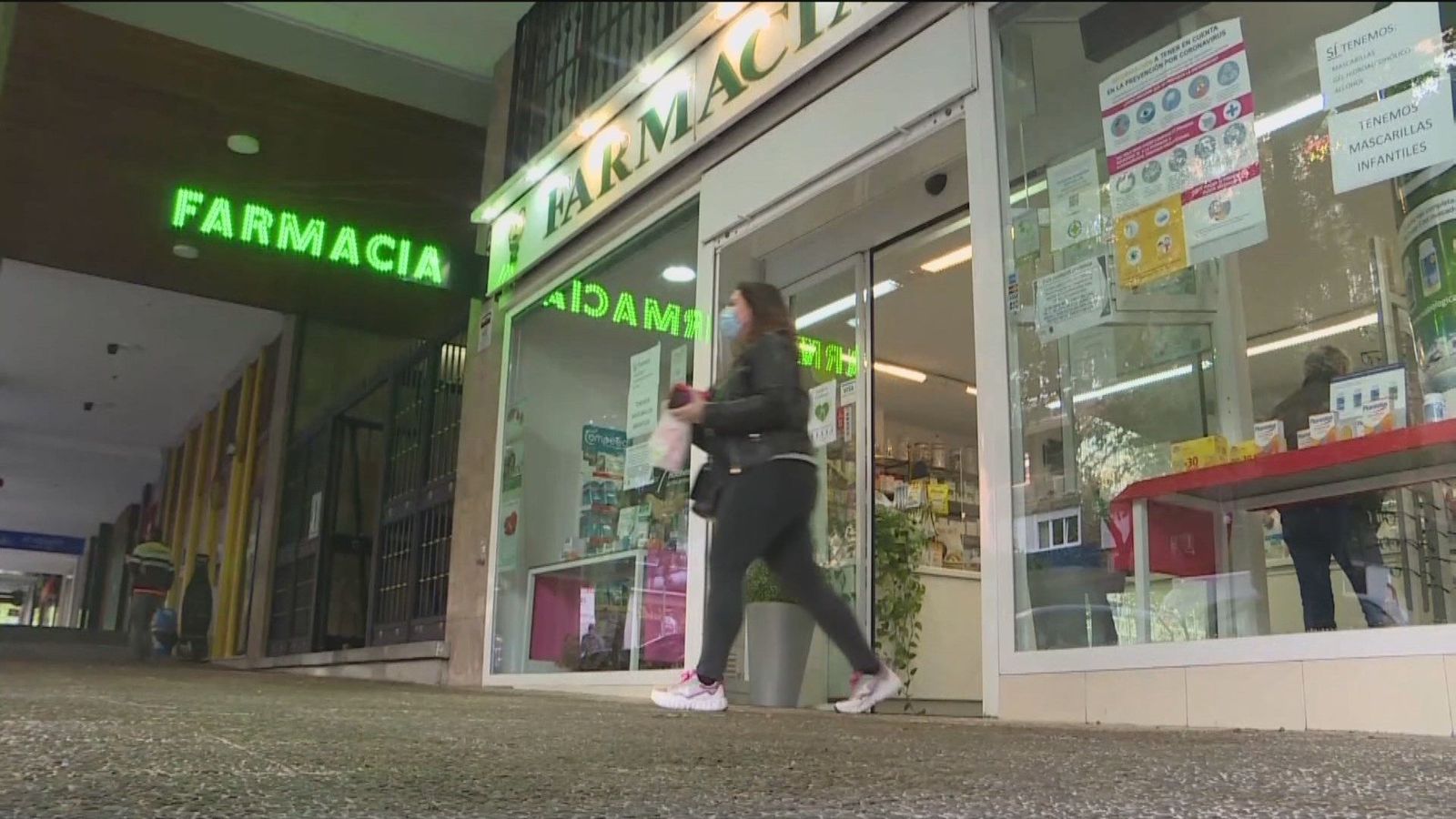 Farmacéuticos y enfermeros, enfrentados por la realización de los test de antígenos